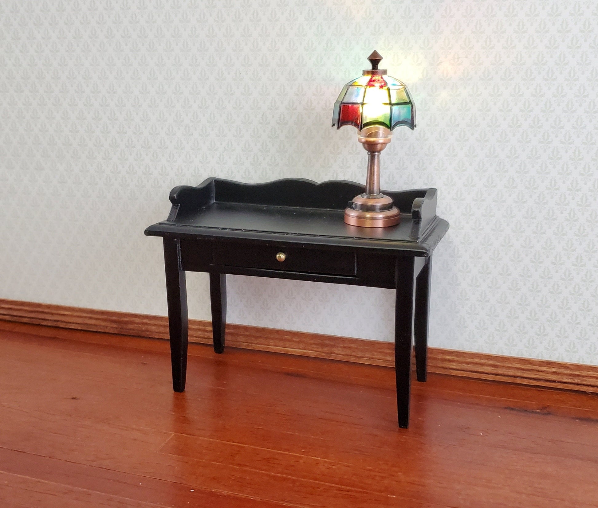 Dollhouse Miniature LED Battery Light Table Lamp Stained Glass Style Bronze Base 1:12 Scale