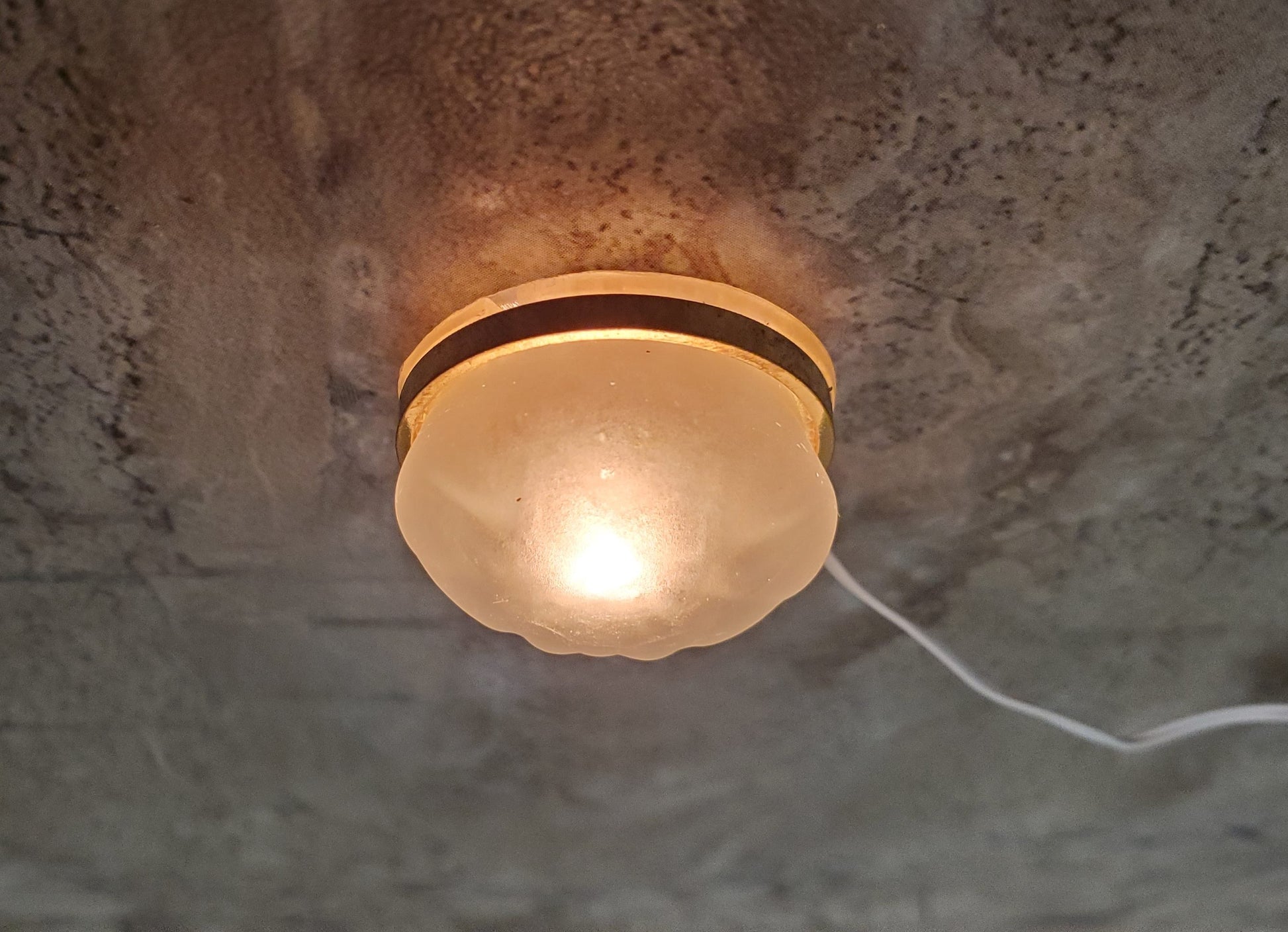 Dollhouse Frosted Round Ceiling Light 1:12 Scale Miniature 12 Volt with Plug