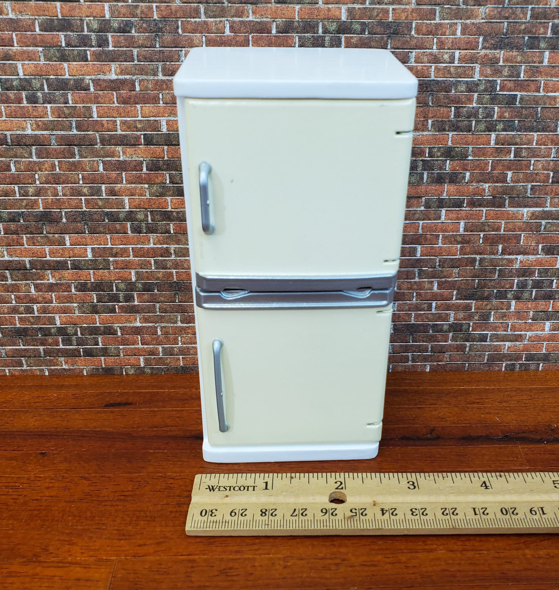 Dollhouse Refrigerator 2 Door Fridge Cream & White Retro Style 1:12 Scale Wood Furniture