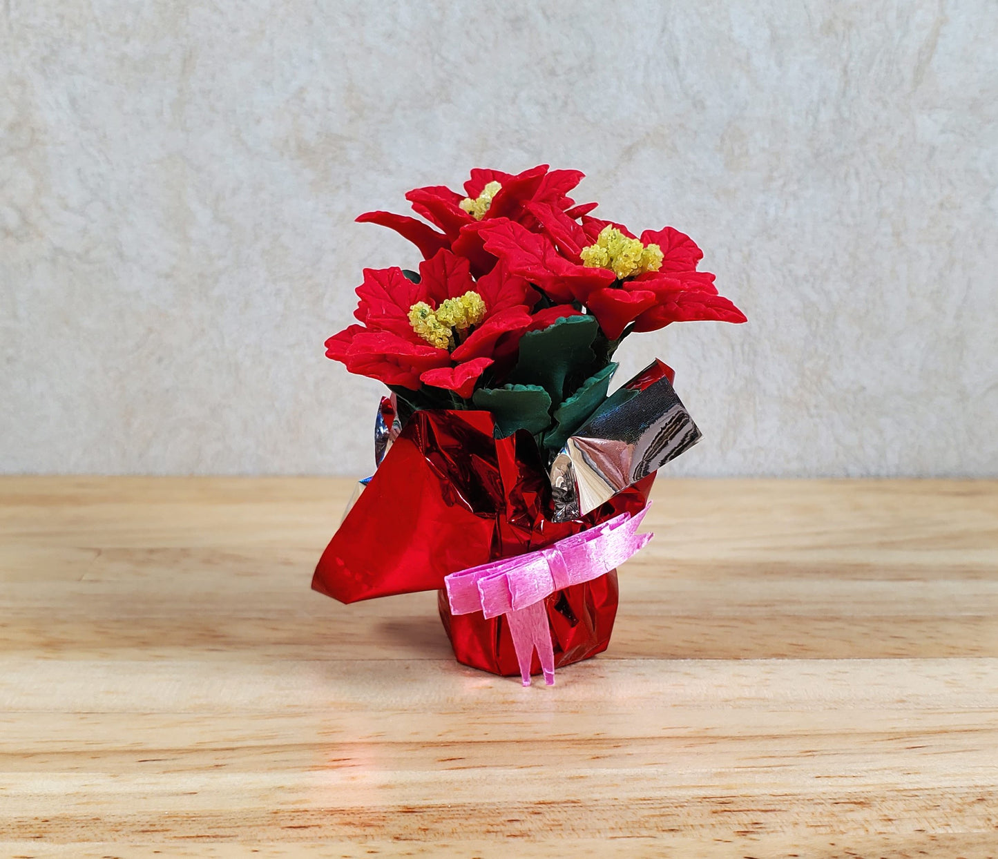 Dollhouse Large Red Poinsettias in Red Christmas Foil 1:12 Scale Miniature