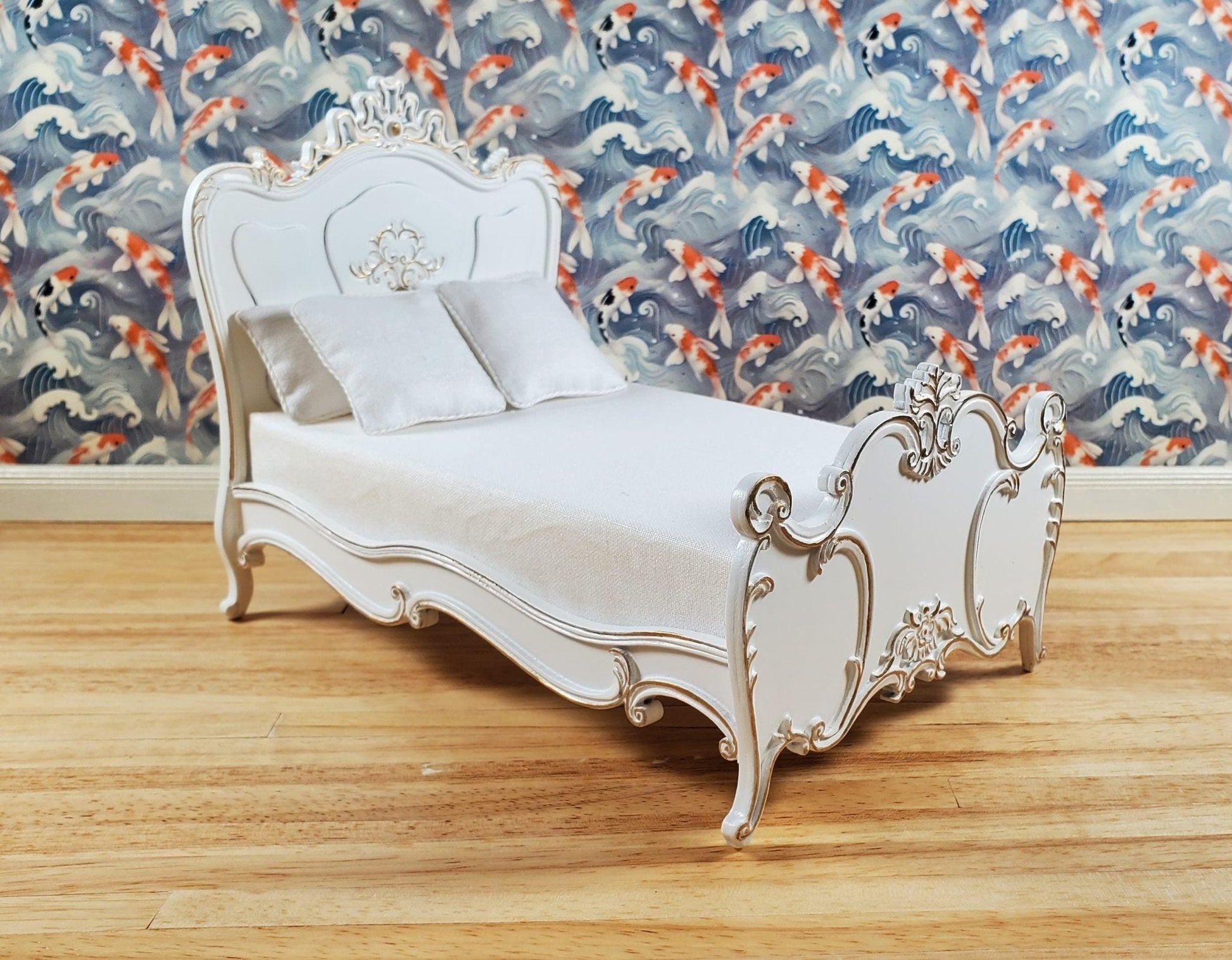 JBM Dollhouse Bed Victorian Style White & Gold Large 1:12 Miniature Furniture - Miniature Crush