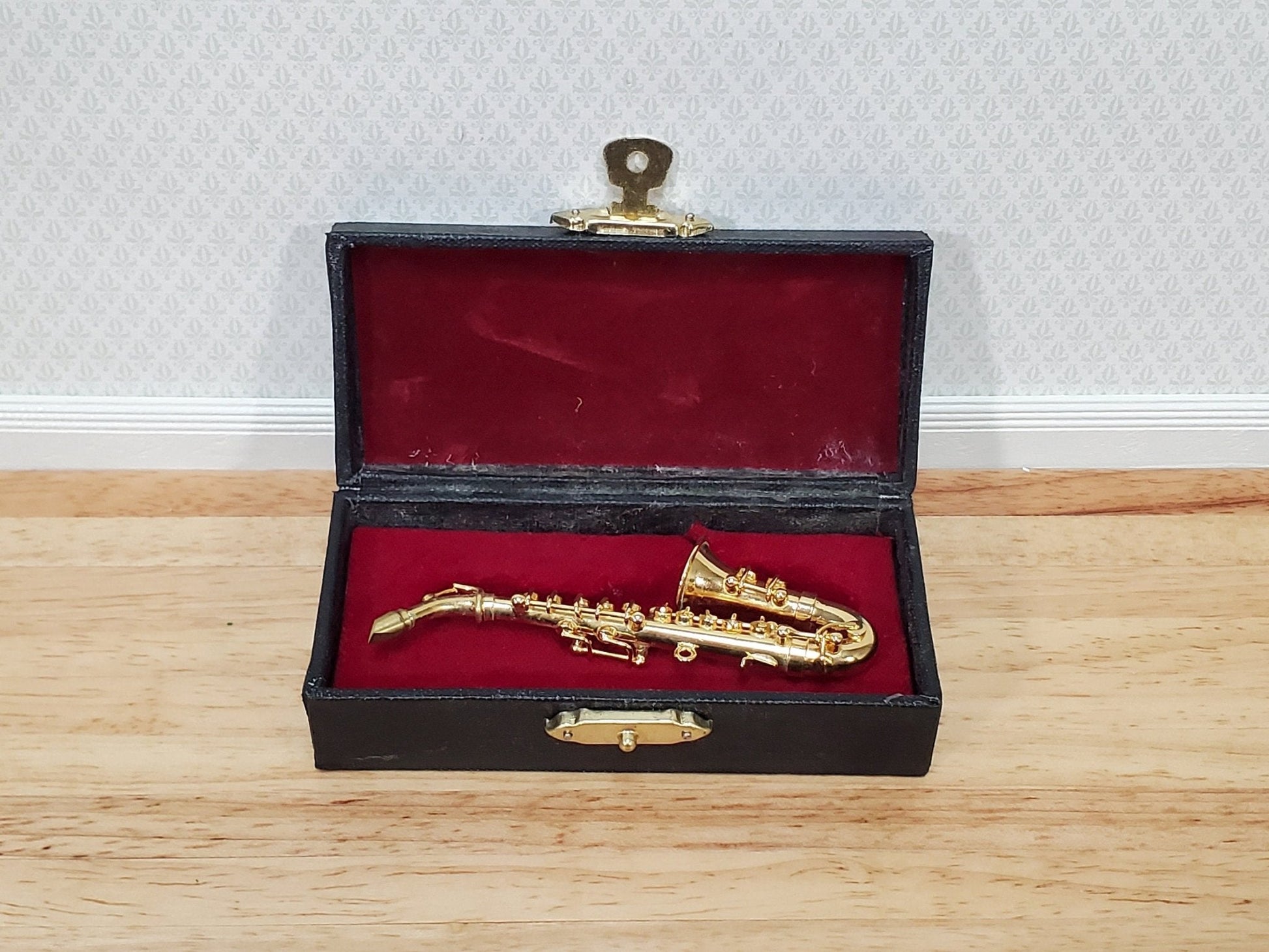 Miniature Alto Saxophone Gold Brass Metal 3 3/8" Tall Instrument with Case 1:6 Scale Ornament - Miniature Crush