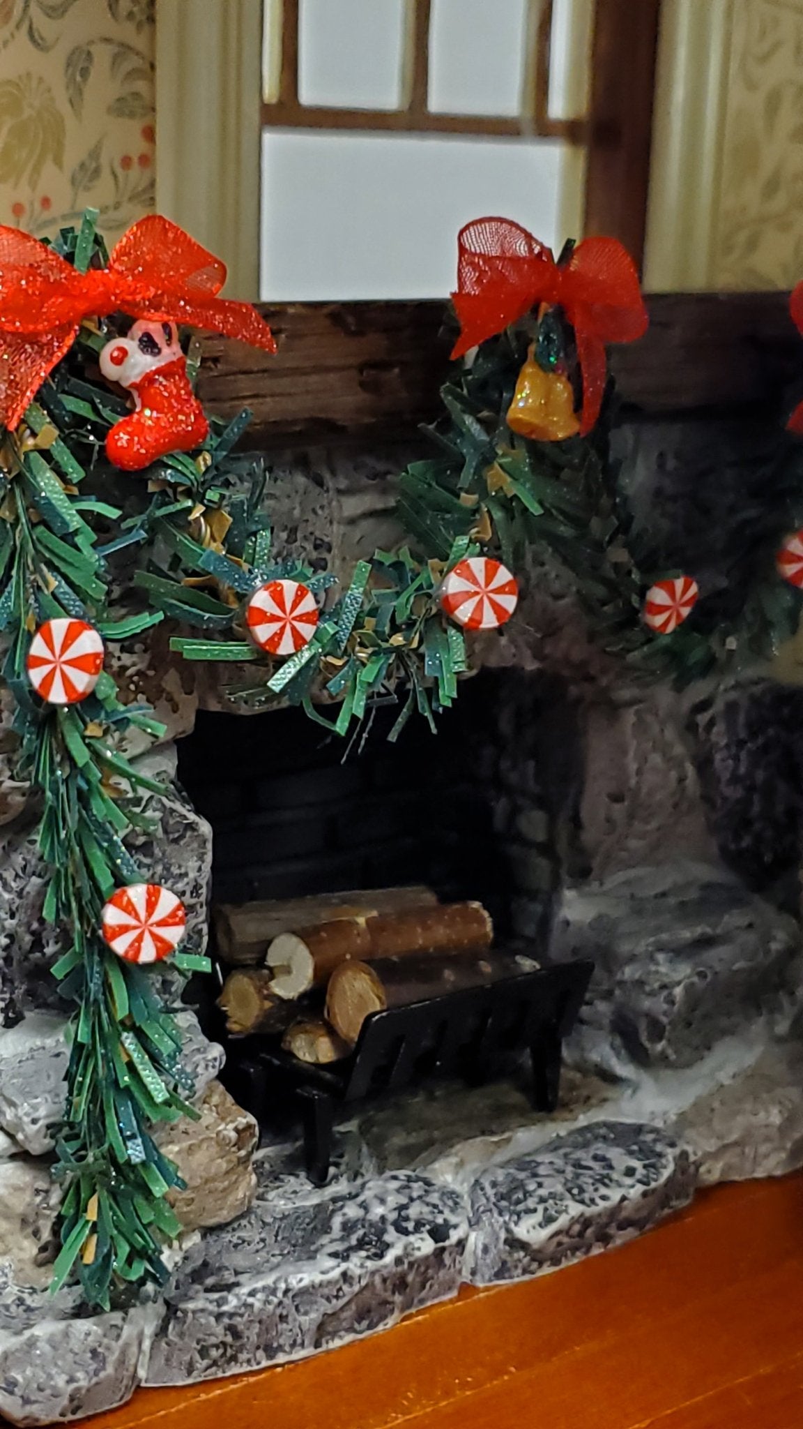 Miniature Christmas Garland Holiday Swag 1:12 Scale Dollhouse Handmade - Miniature Crush
