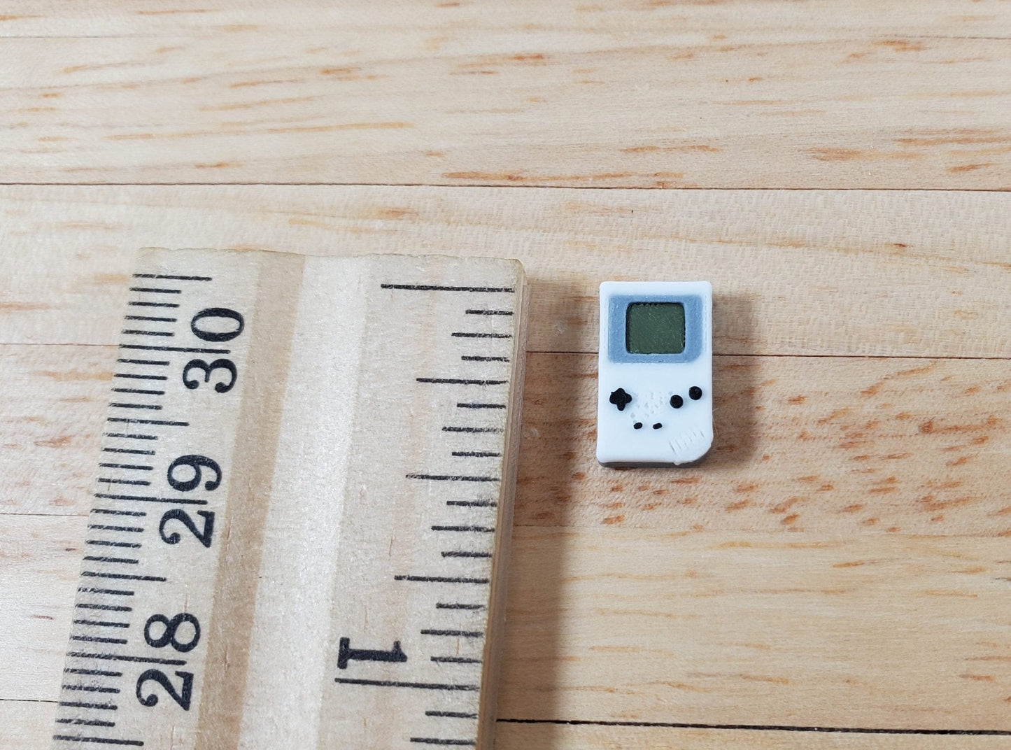 Miniature Prop Handheld Gaming Console Retro 1:12 Scale Action Figure Dollhouse - Miniature Crush