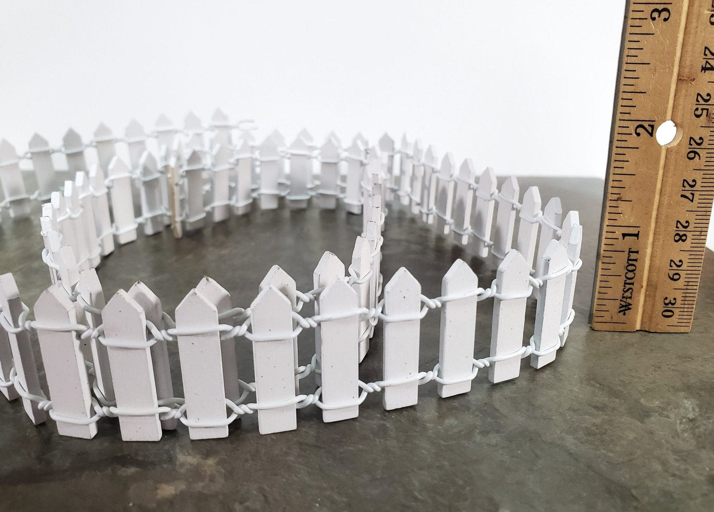 Miniature Small Fencing White Picket Fence Wood & Metal 100 cm x 3 cm tall Bendable - Miniature Crush