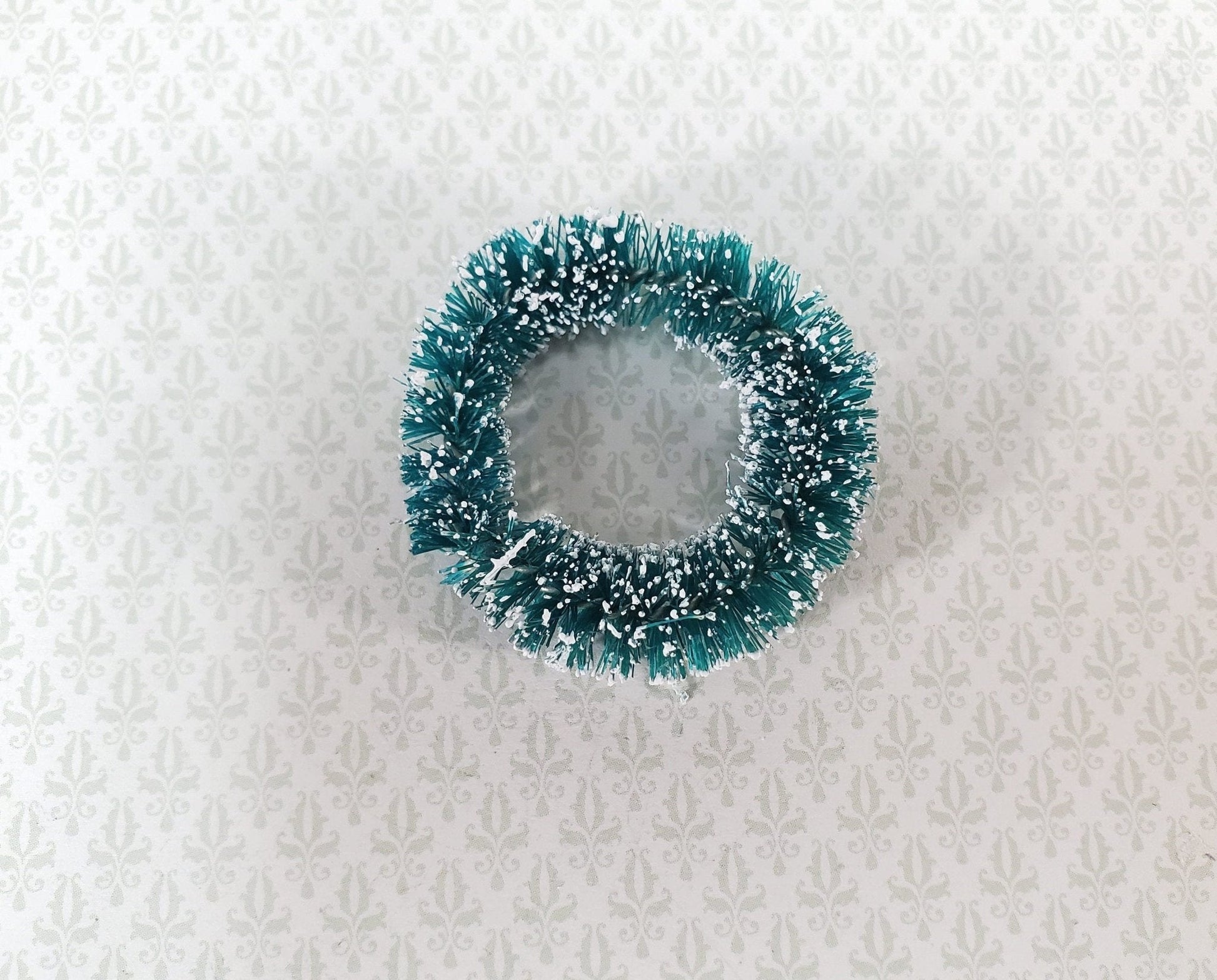Miniature Wreath Green with Frosted Snow Christmas 1:12 Scale Dollhouse - Miniature Crush