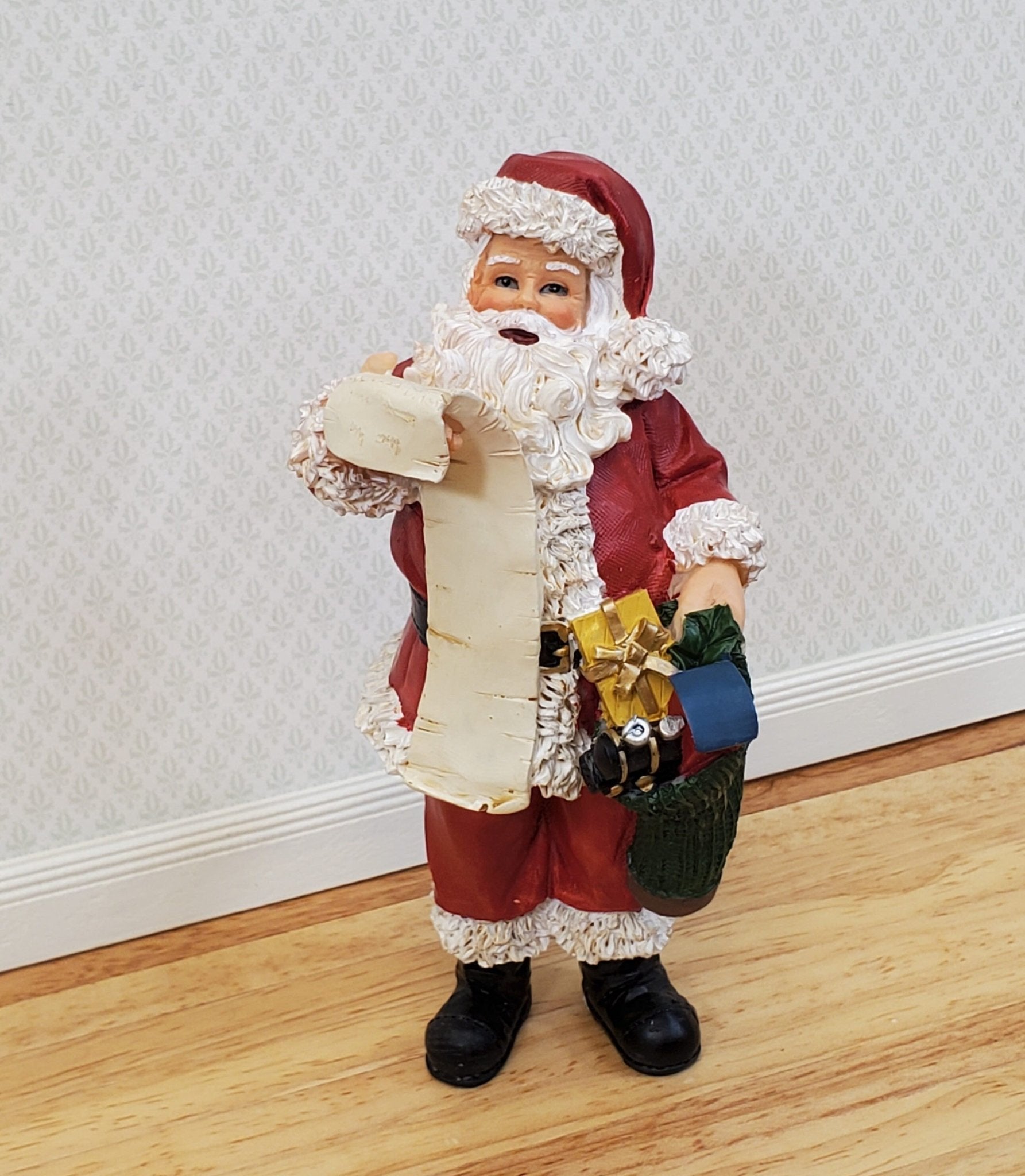 Santa Claus Resin Figure 1:12 Scale Miniature by Houseworks Christmas Santa Houses - Miniature Crush