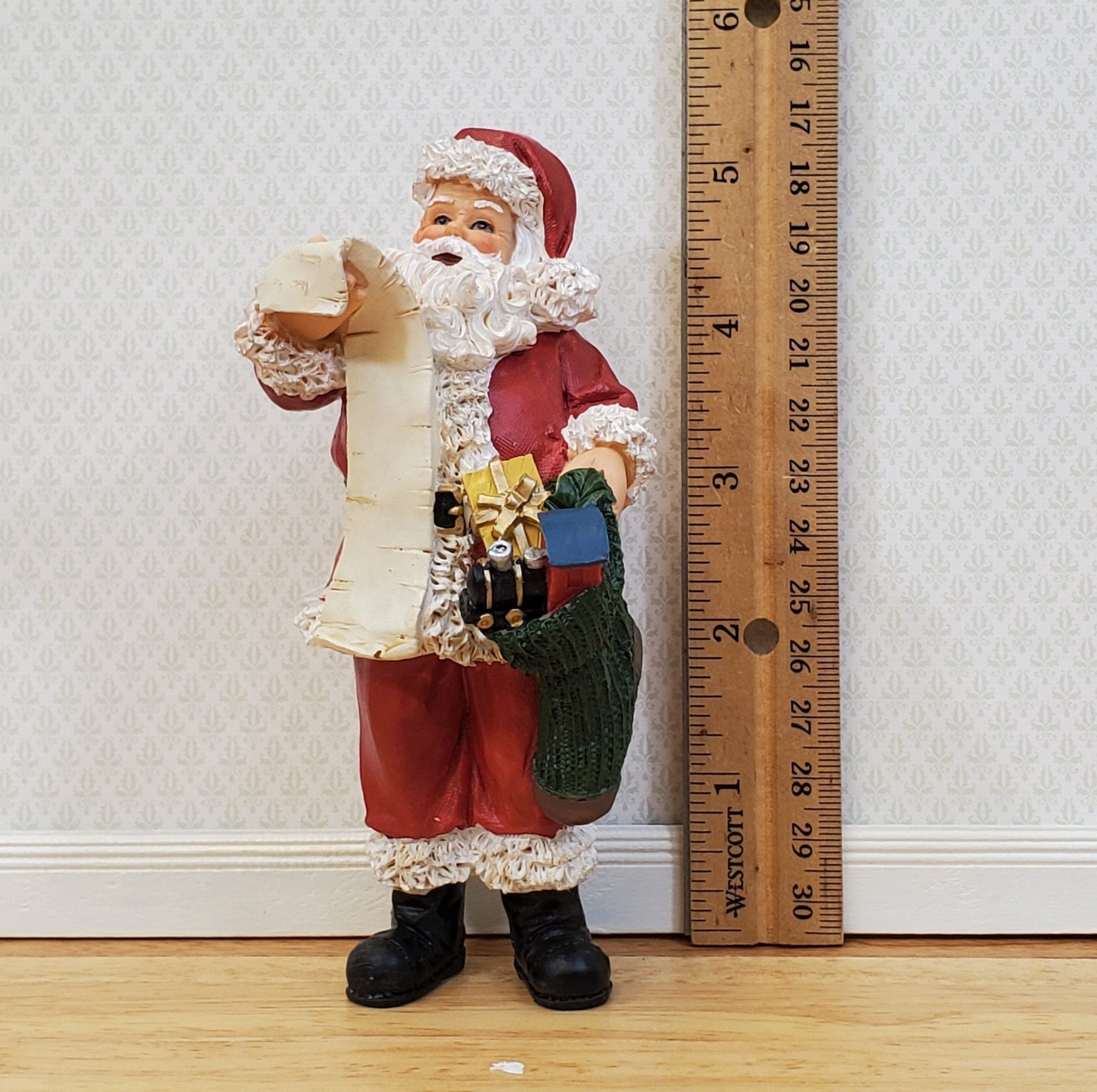 Santa Claus Resin Figure 1:12 Scale Miniature by Houseworks Christmas Santa Houses - Miniature Crush
