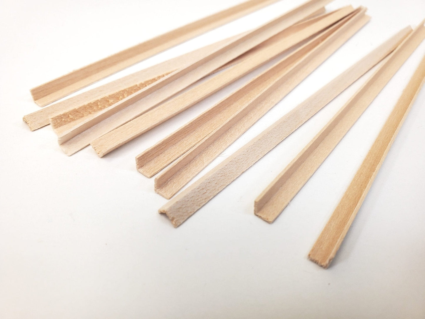 Tiny Corner Angle Trim Molding 3/16" x 3/16" x 6" long 10 Pieces NE506 Scale Model Building - Miniature Crush