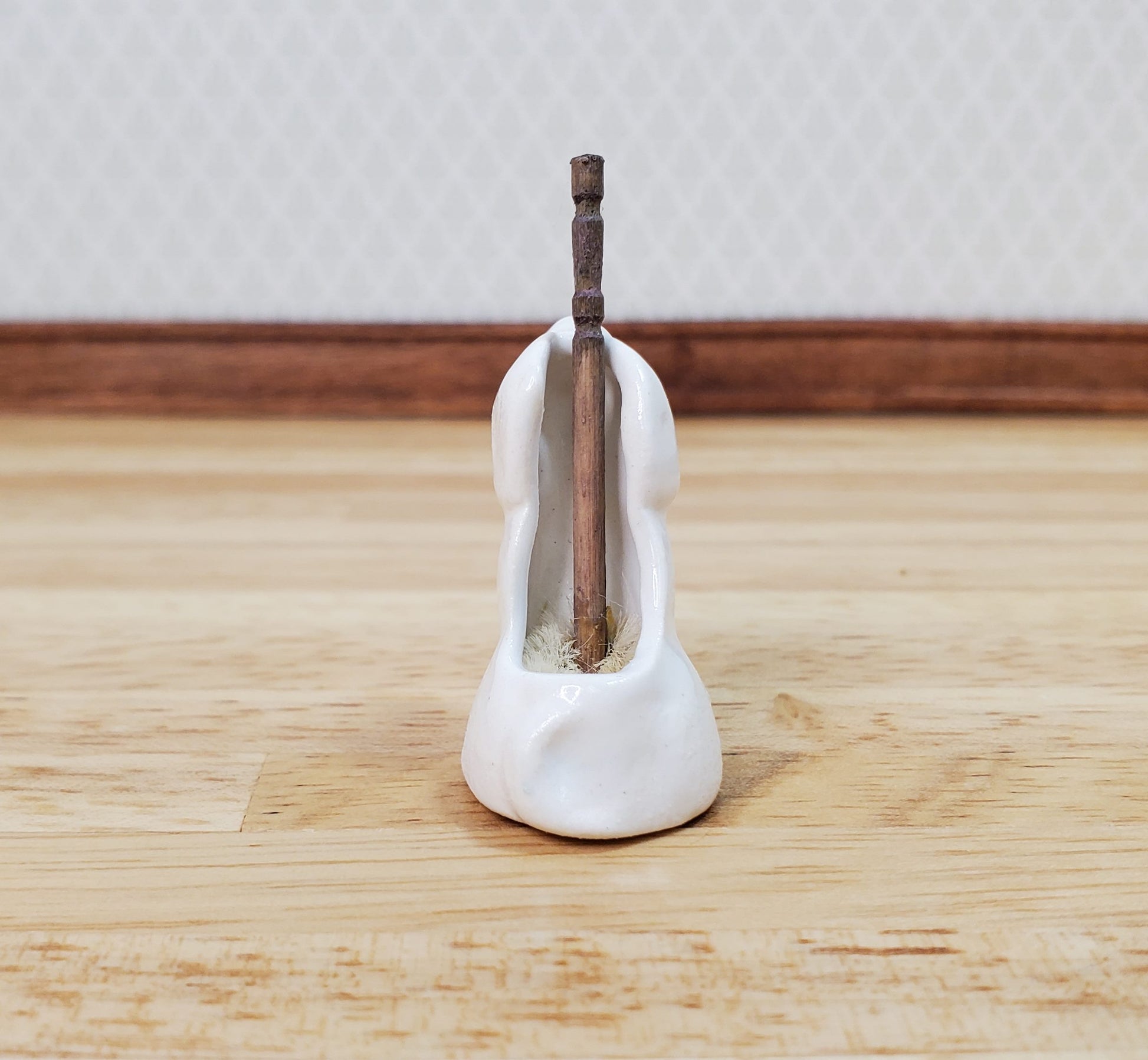 Dollhouse Dog Toilet Brush Holder Ceramic 1:12 Scale Bathroom Accessories