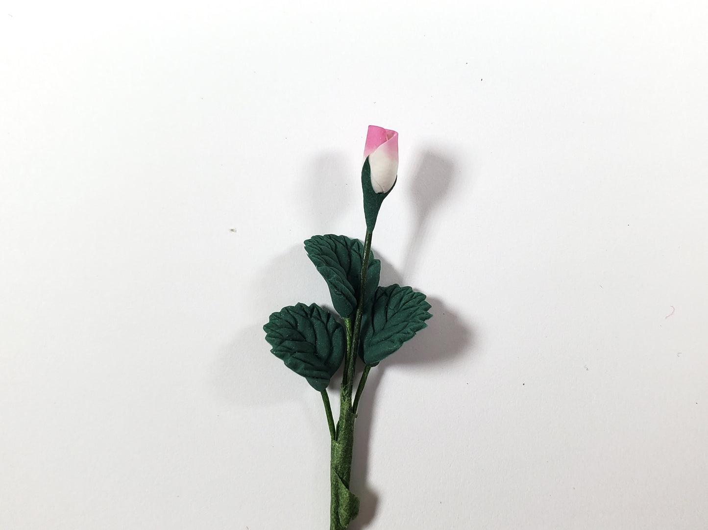 Dollhouse White & Pink Rose Bud Single Stem with Foliage 1:12 Scale Miniature