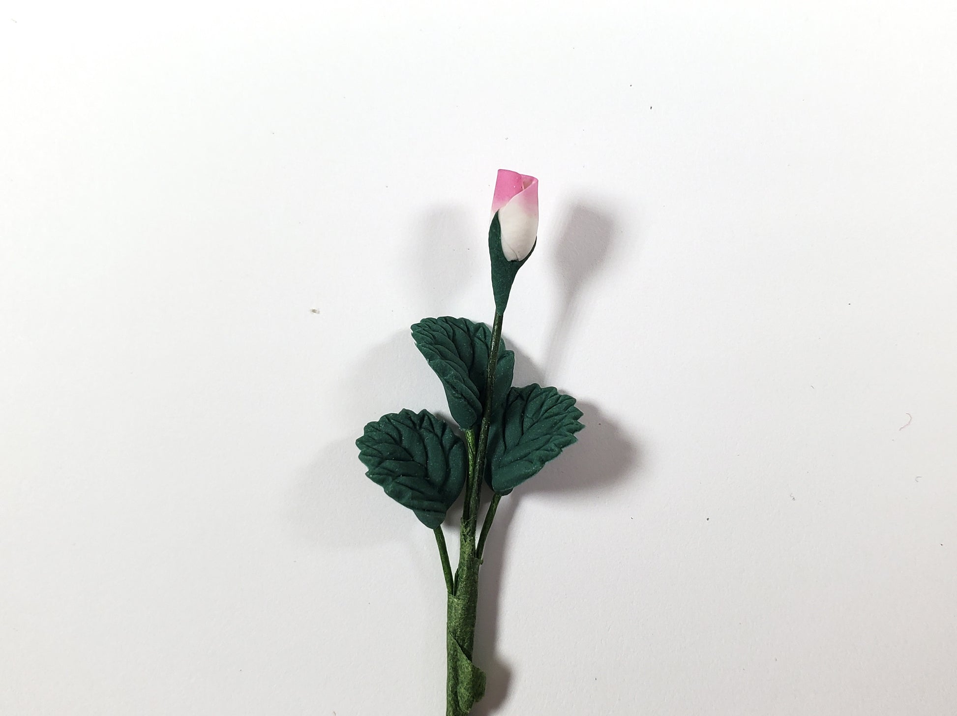 Dollhouse White & Pink Rose Bud Single Stem with Foliage 1:12 Scale Miniature