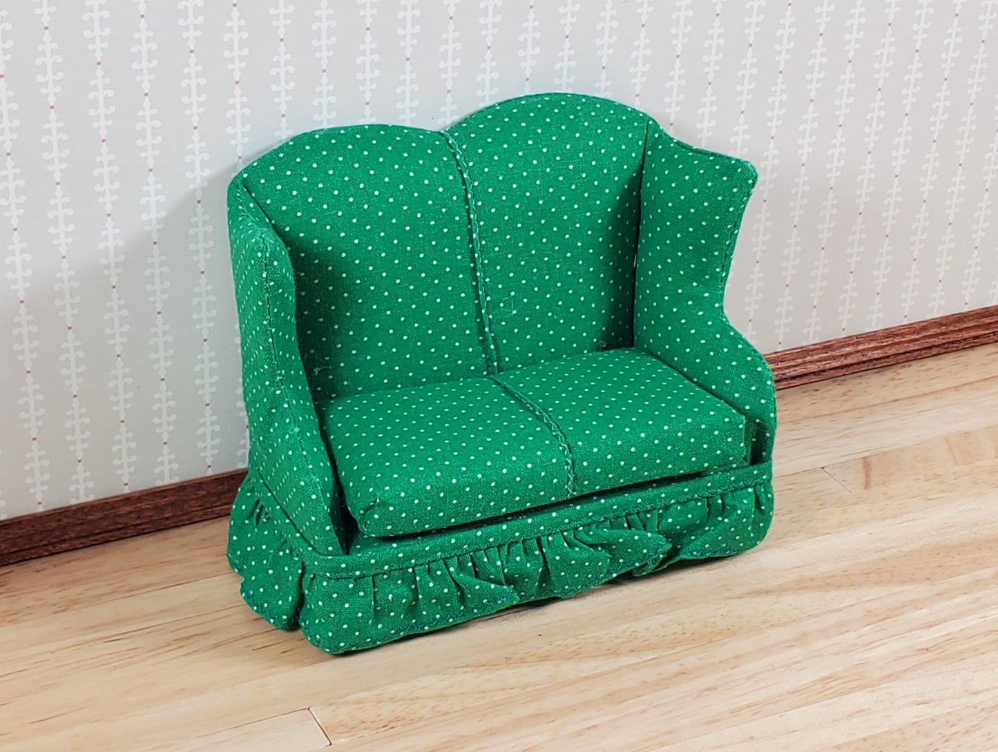 Dollhouse Small Loveseat Sofa Green & White 1:12 Scale Miniature Furniture