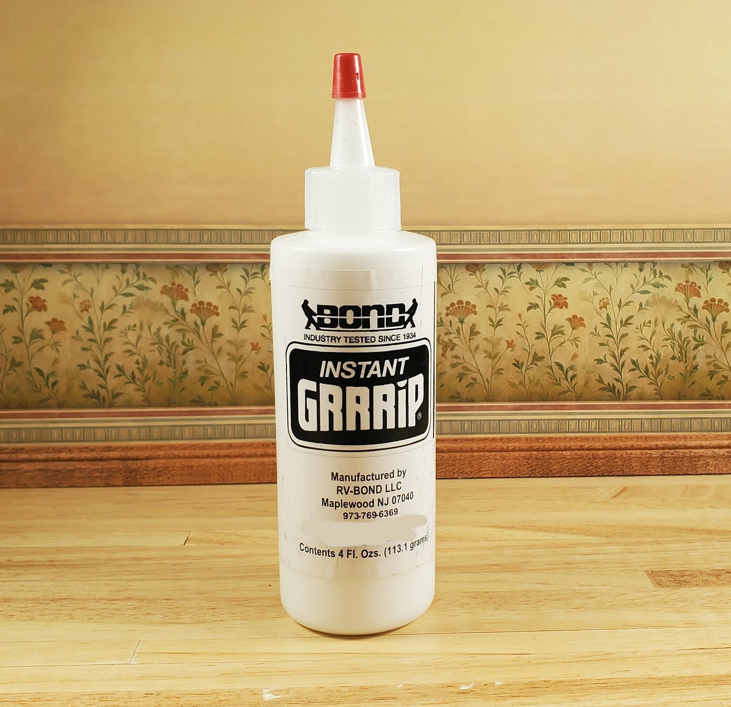 Instant Grrrip Doll and Dollhouse Glue for Fabrics Foam Felt Metal Papers