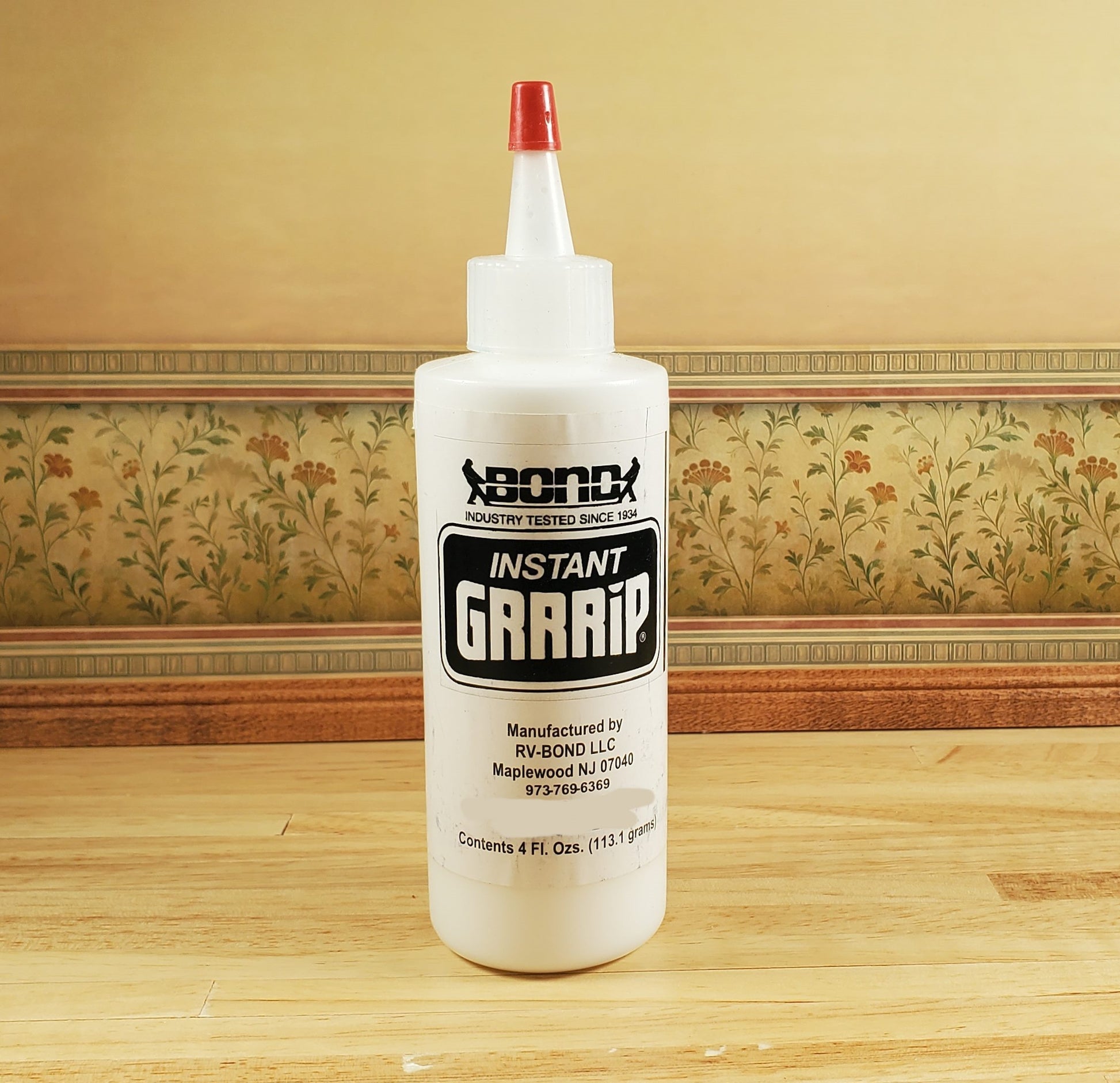 Instant Grrrip Doll and Dollhouse Glue for Fabrics Foam Felt Metal Papers