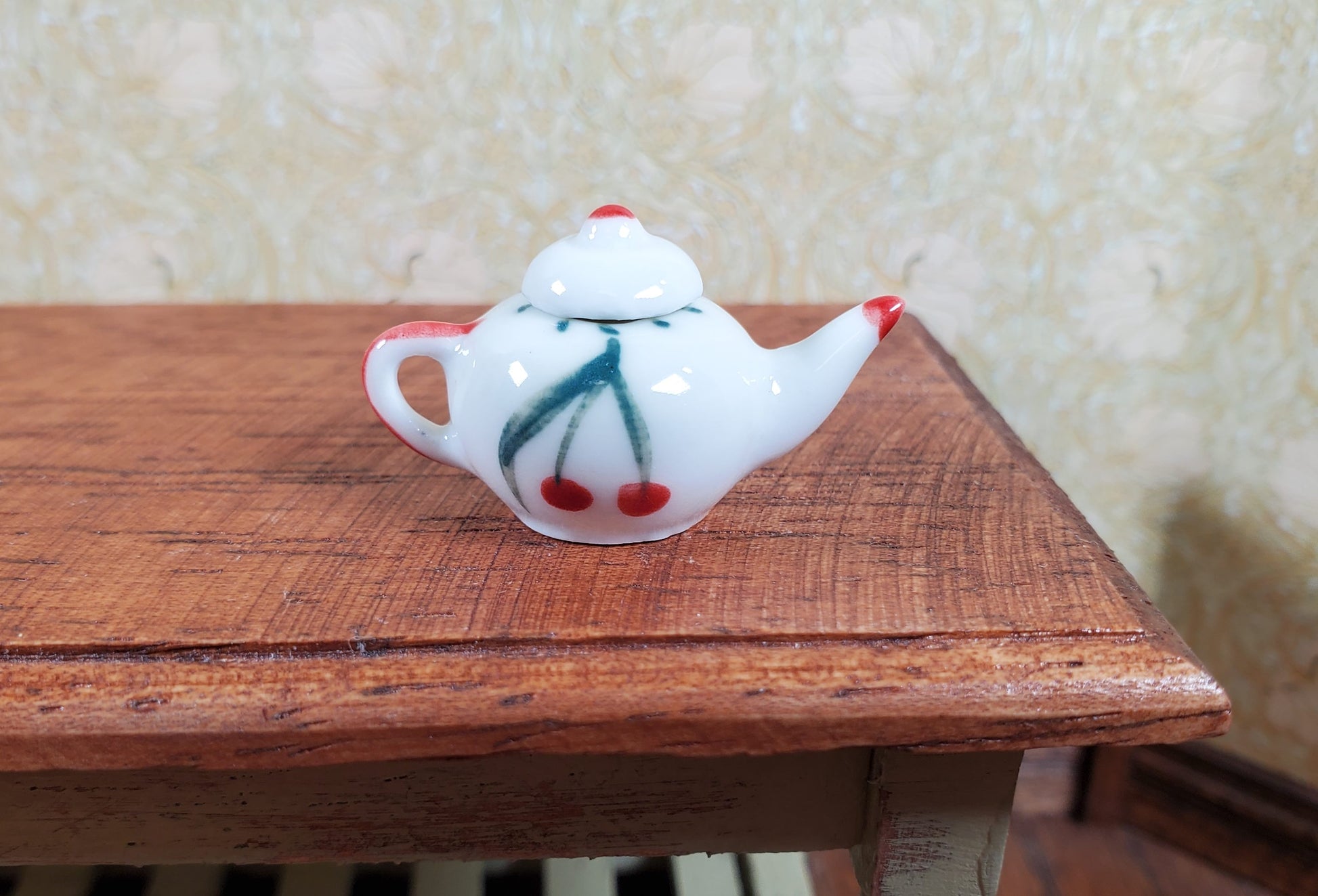 Dollhouse Cherry Motif Ceramic Teapot with Removable Lid 1:12 Scale Miniature