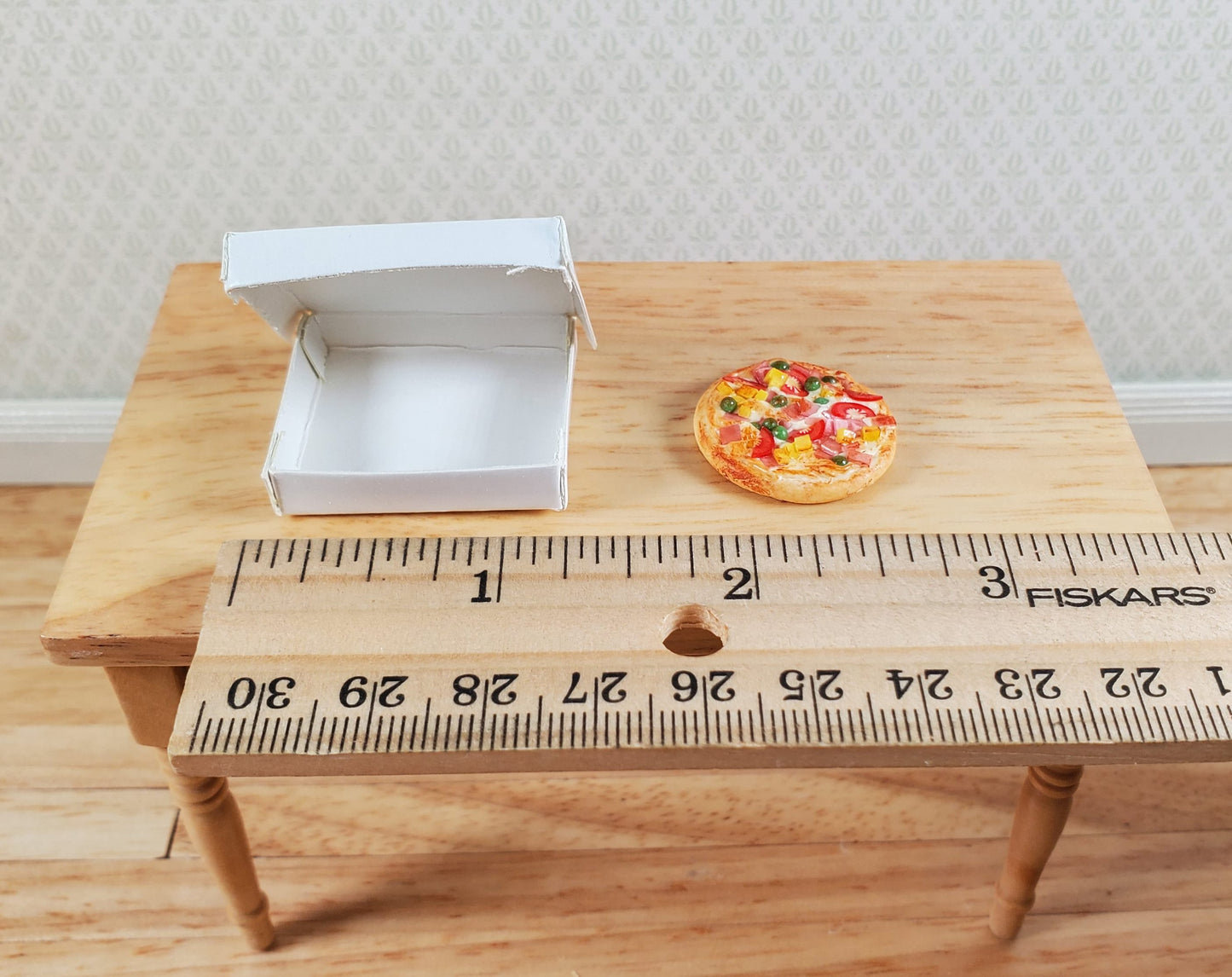 Dollhouse The Works Pizza in a Box 1:12 Scale Miniature Food