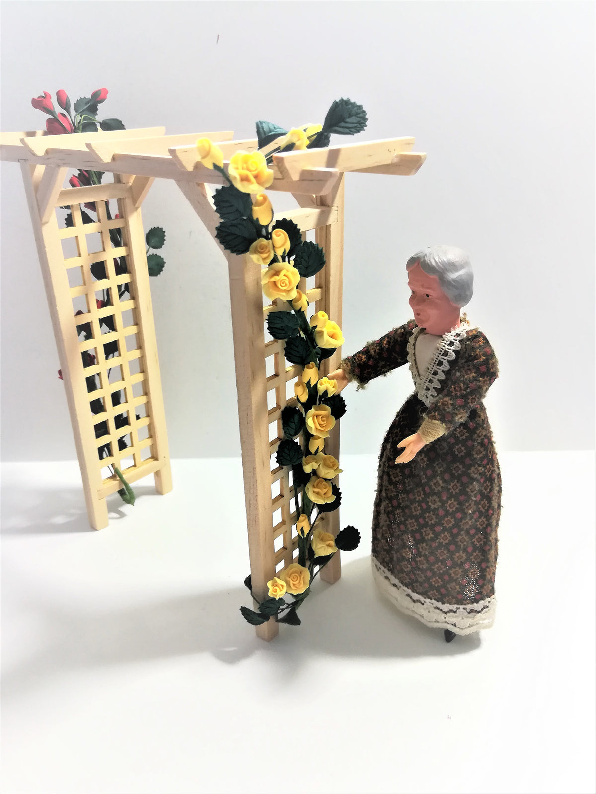 Dollhouse Miniature Garden Arbor Trellis for Flowers Unfinished Wood 1:12 Scale