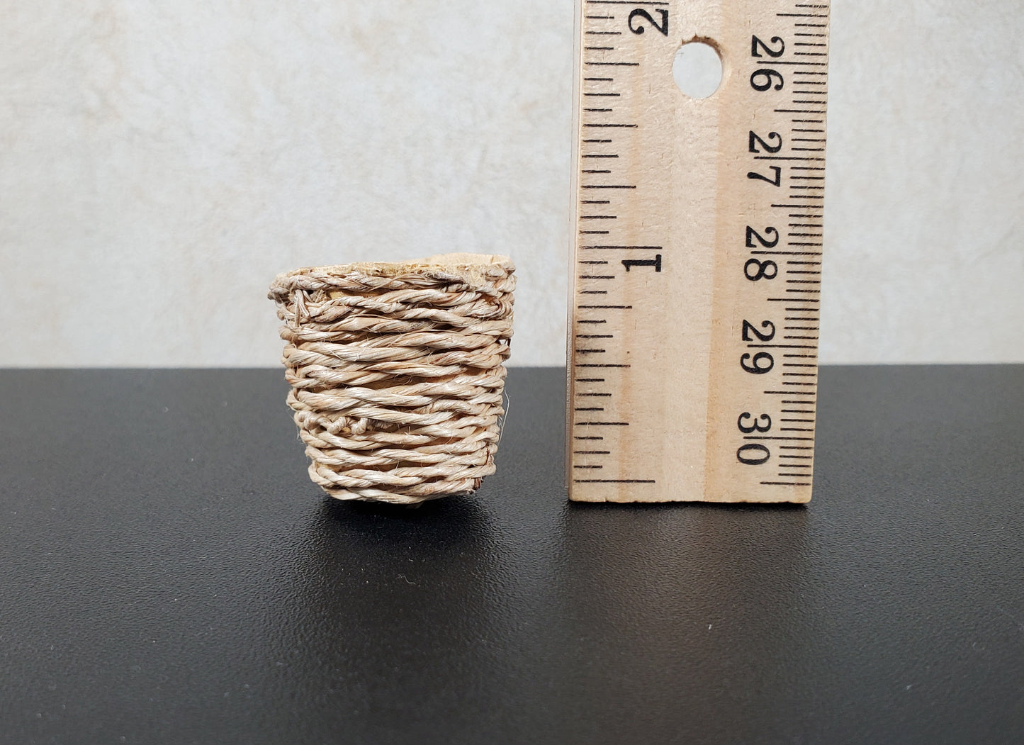 Dollhouse Large Round Natural Fiber Basket 1:12 Scale Miniature