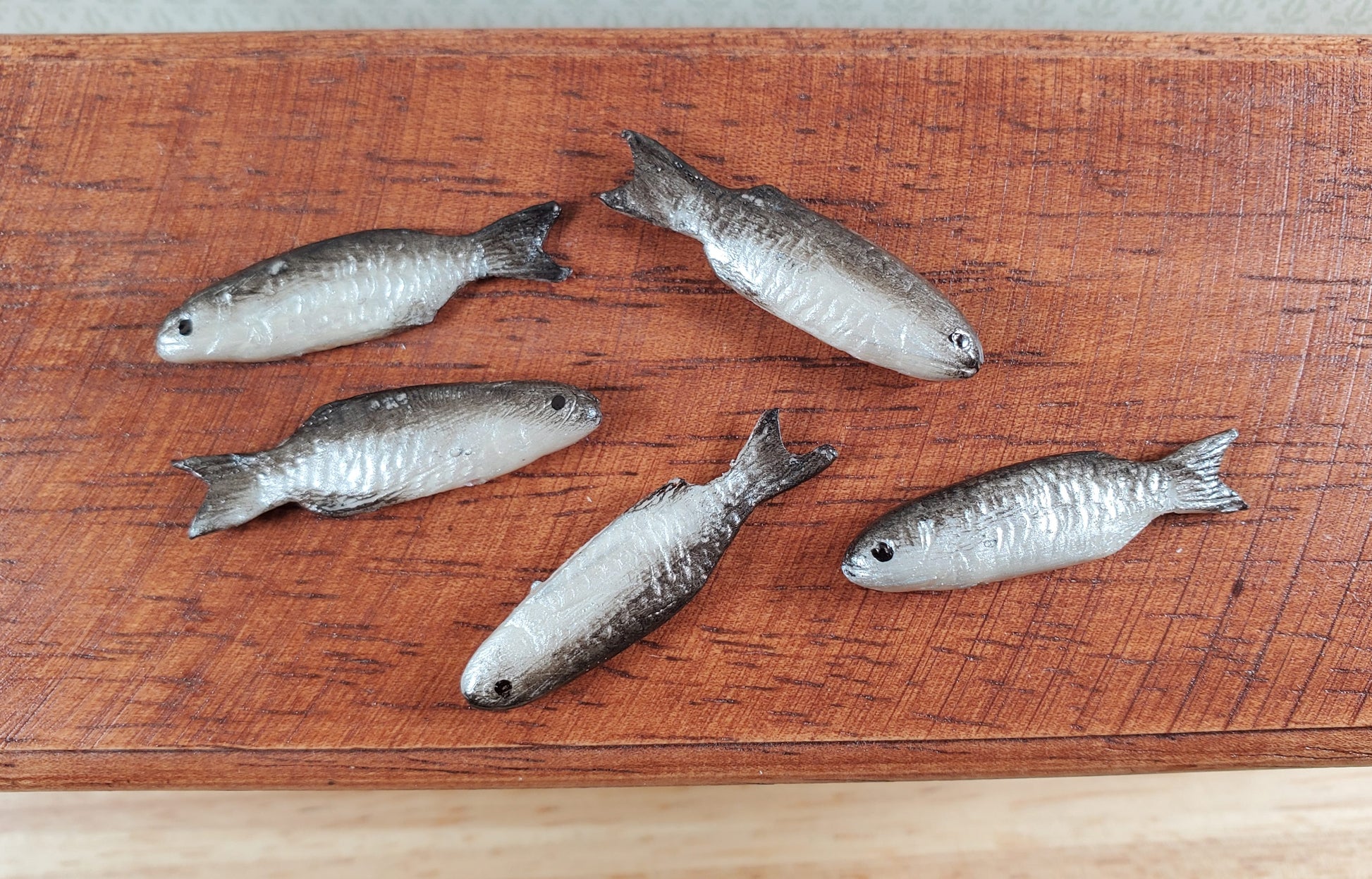 Miniature Bass Fish Set of 5 for Dollhouses Seafood Market Grocery Store 1 3/8"