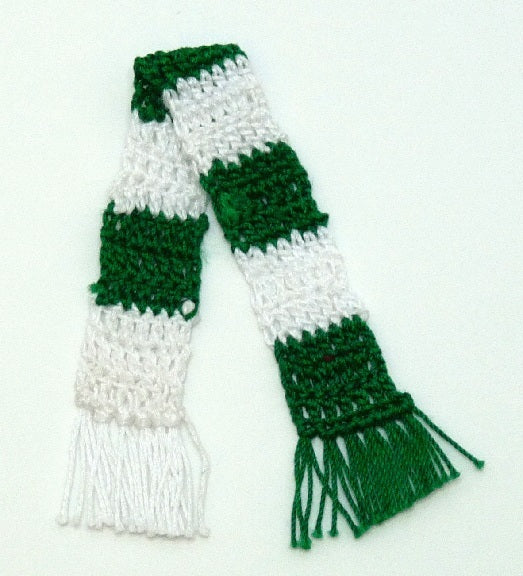 Dollhouse Handknitted Scarf Green and White 1:12 Scale Miniature