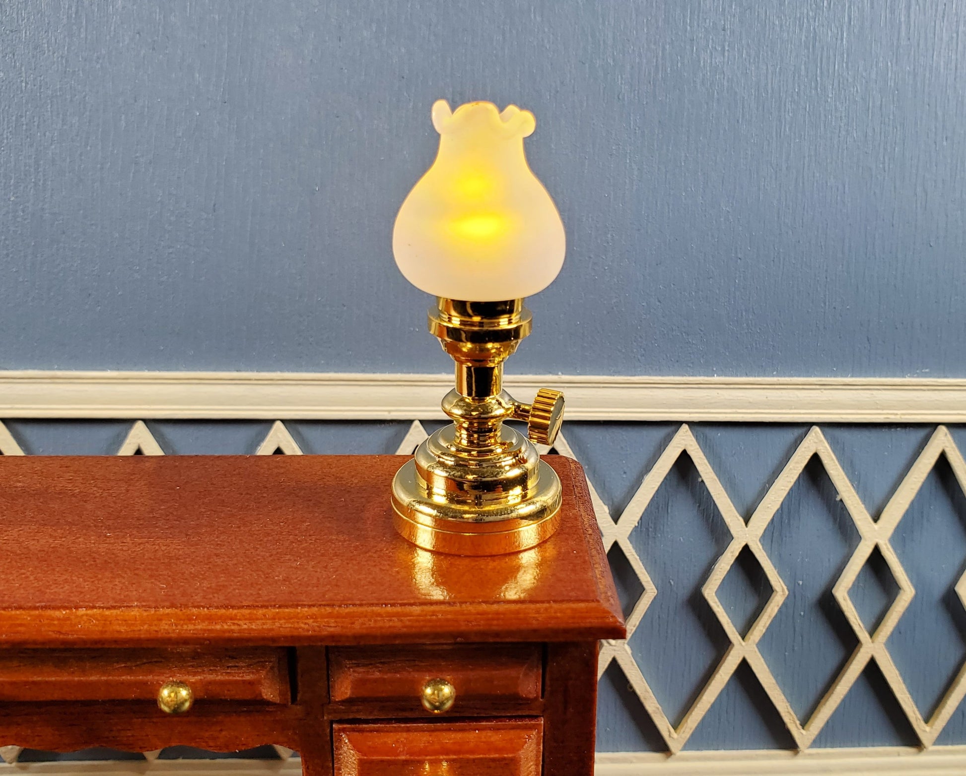 Dollhouse Battery Light Tulip Table Lamp Gold 1:12 Scale Miniature Lantern