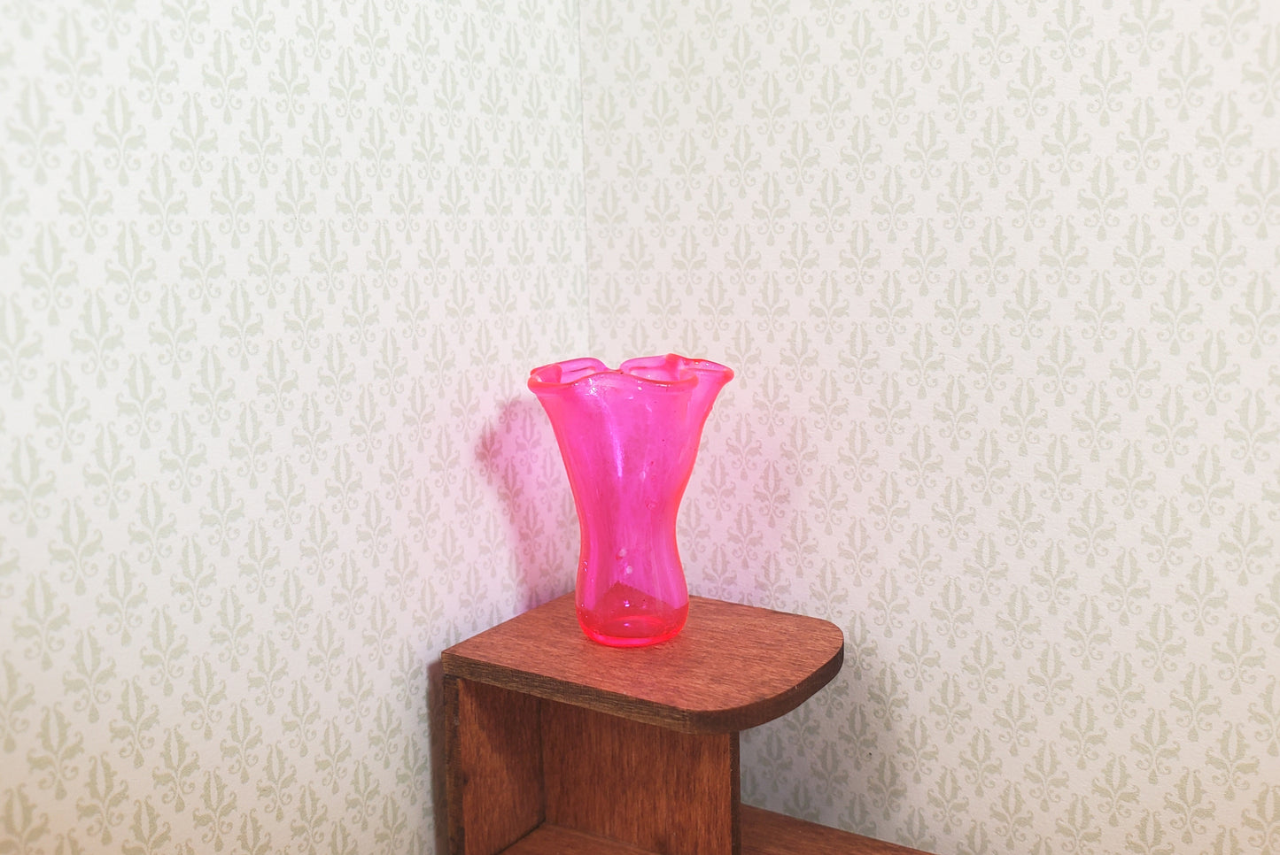Dollhouse Neon Pink Glass Ruffled Vase 1:12 Scale Miniature Decoration