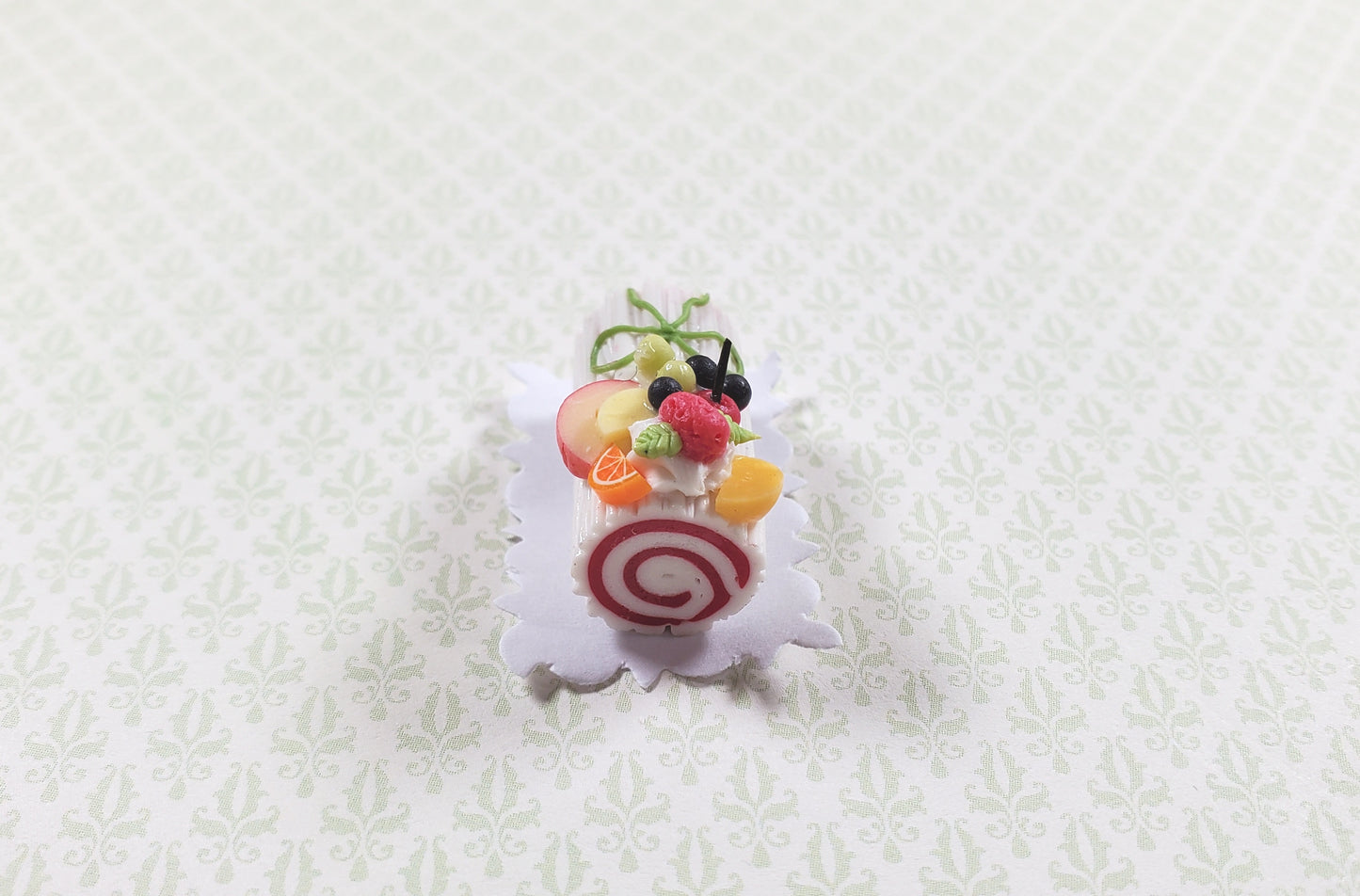 Dollhouse White Yule Log 1:12 Scale Miniature Dessert Food