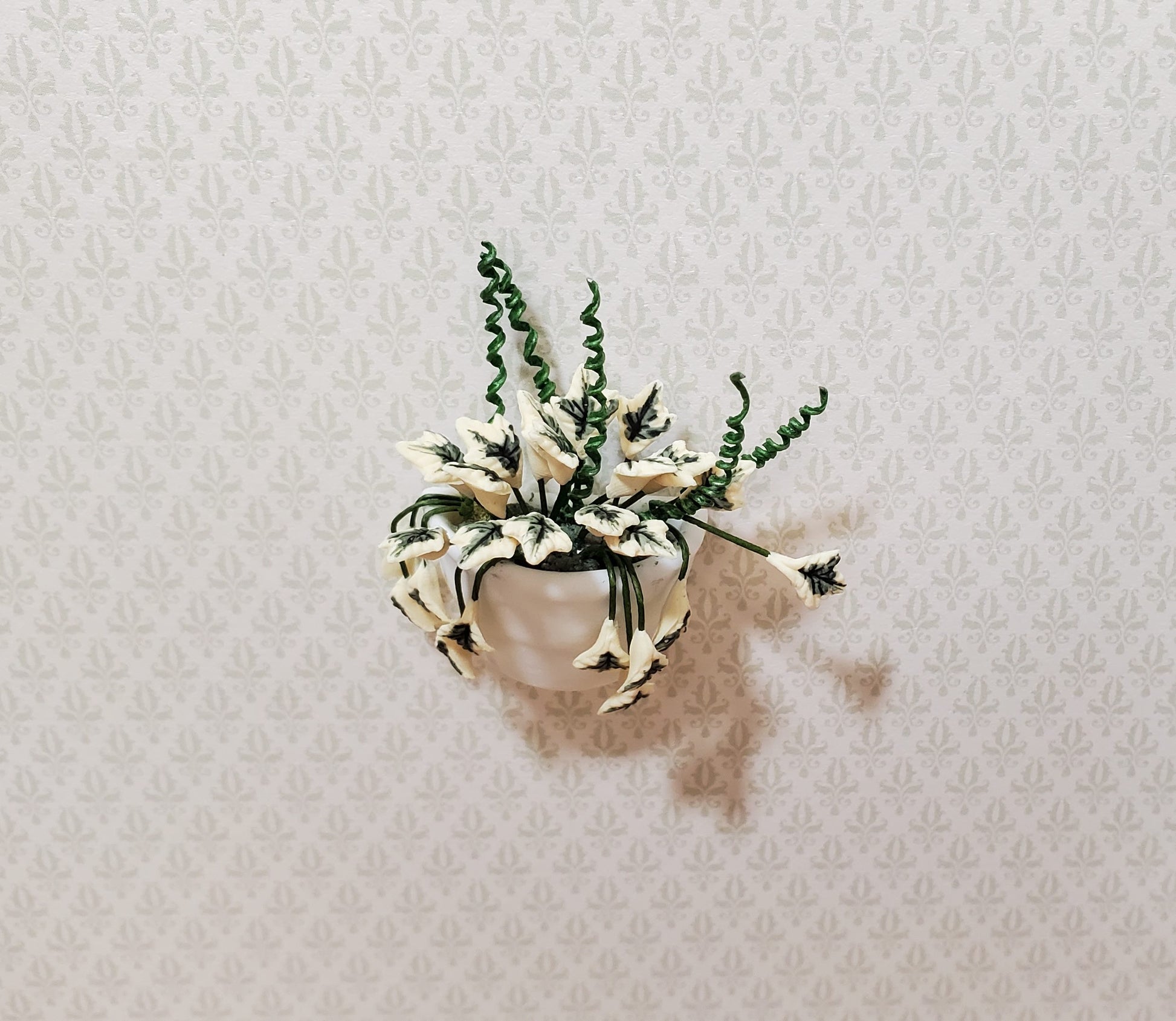 Dollhouse Variegated English Ivy in White Ceramic Wall Planter 1:12 Scale