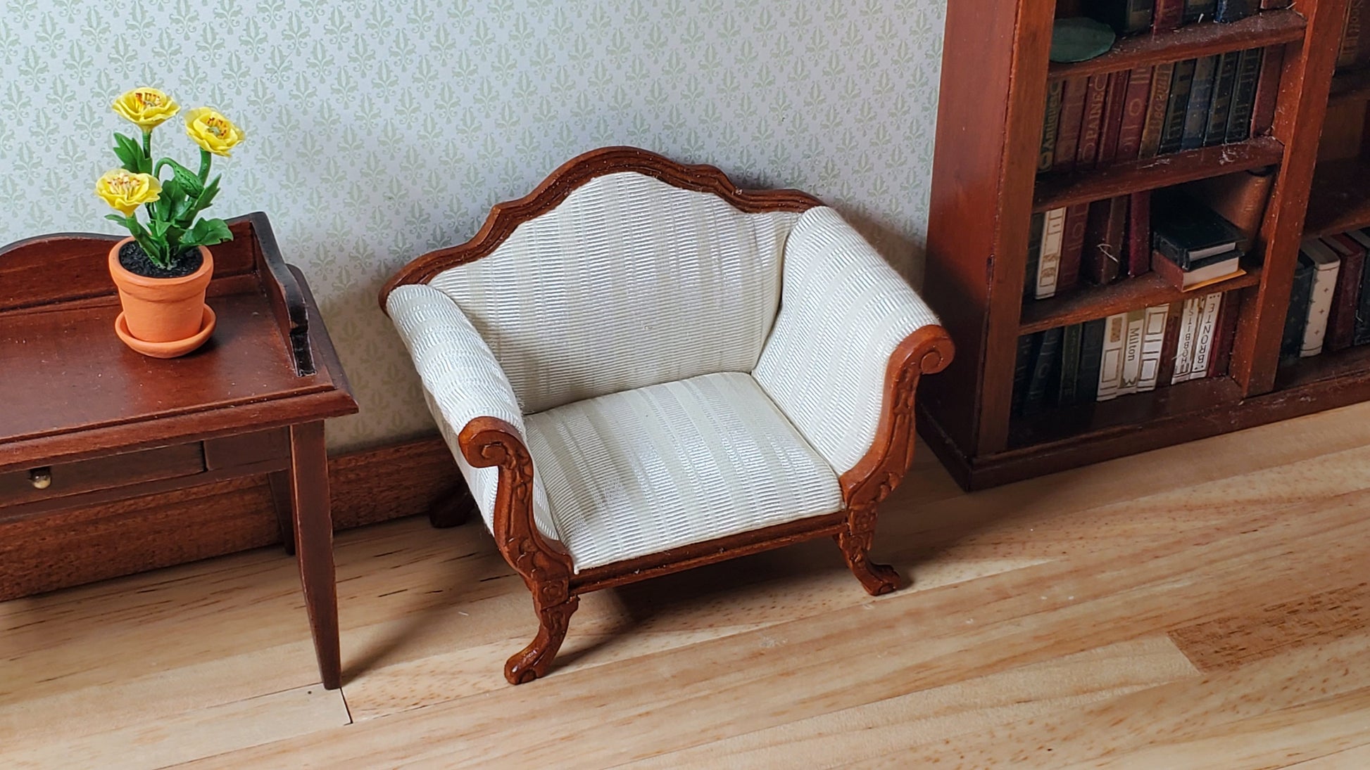 Dollhouse Wide Chair Victorian Cream Striped Fabric 1:12 Scale Furniture Hansson