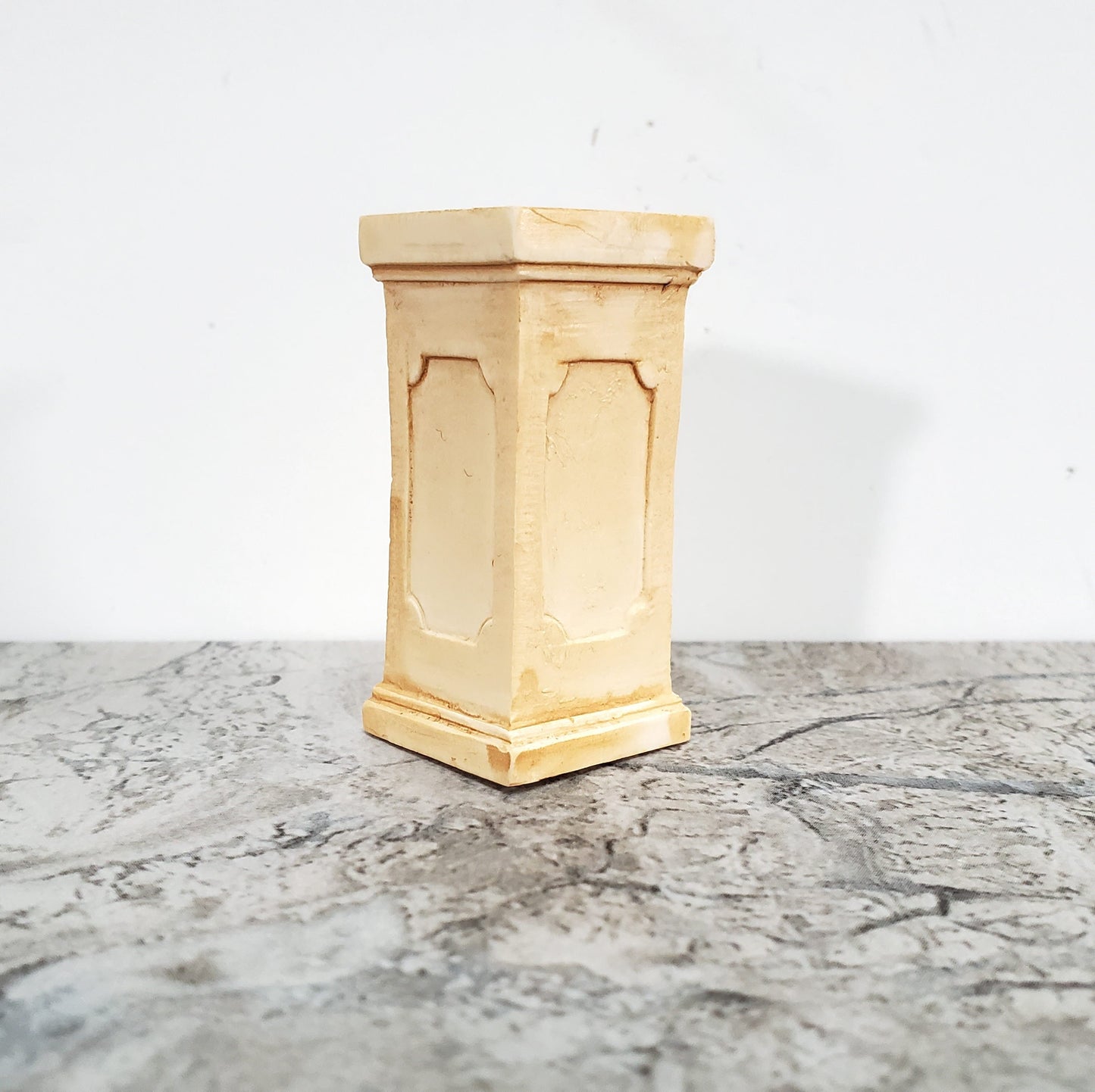 Dollhouse Pedestal for Plants Ferns Decoration Aged Tan 1:12 Scale or Fairy Garden A1002TN