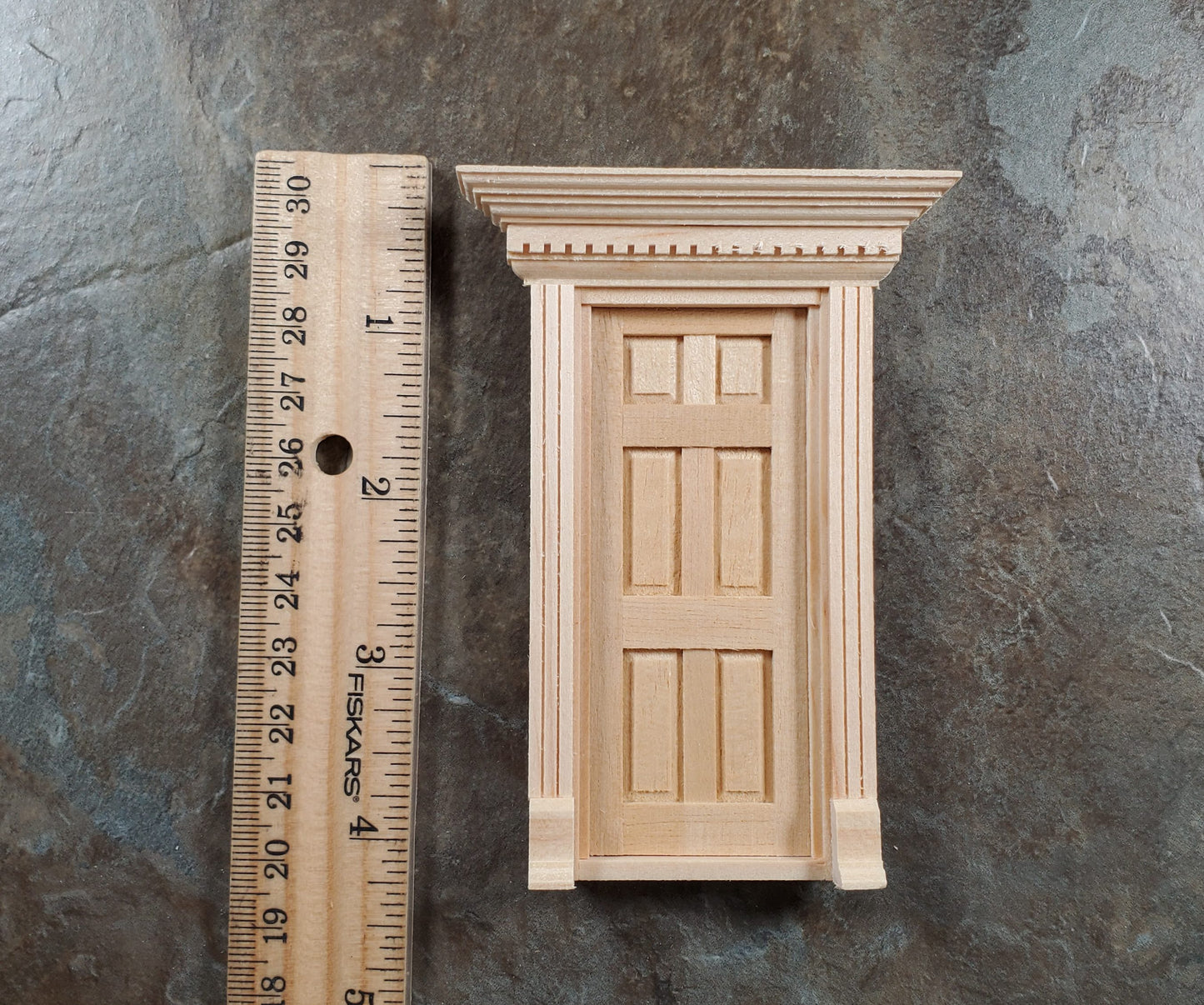 Dollhouse HALF SCALE 1:24 Exterior Yorktown Door Wood HWH6014 Houseworks