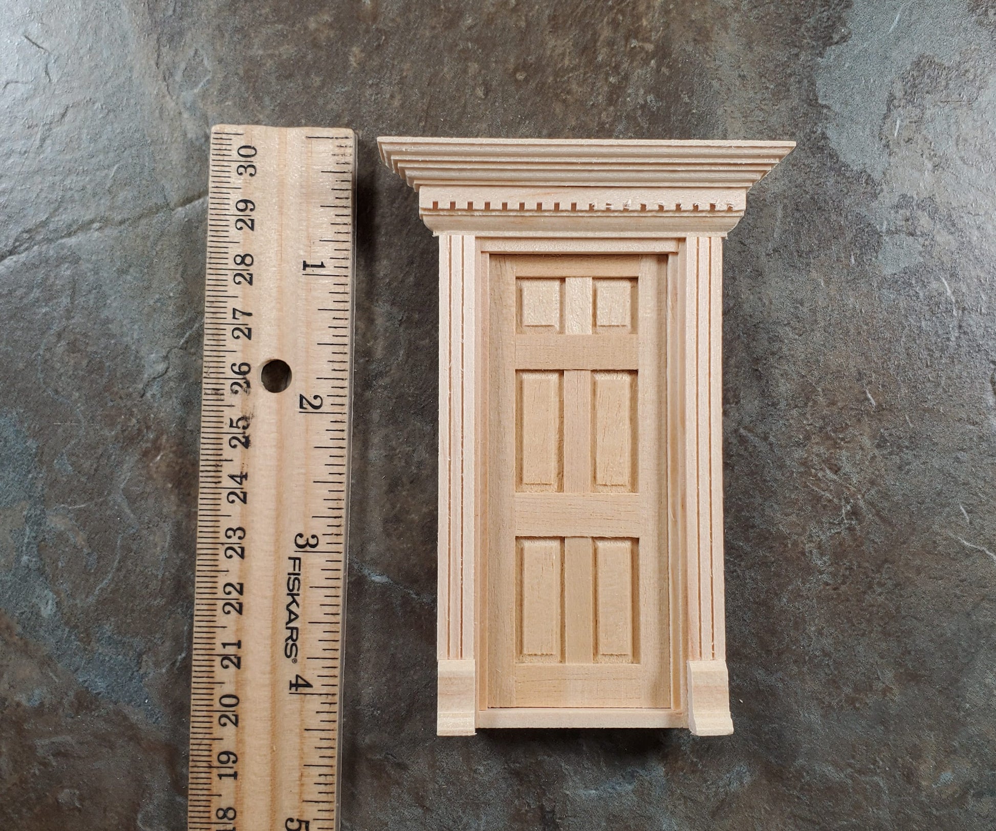 Dollhouse HALF SCALE 1:24 Exterior Yorktown Door Wood HWH6014 Houseworks