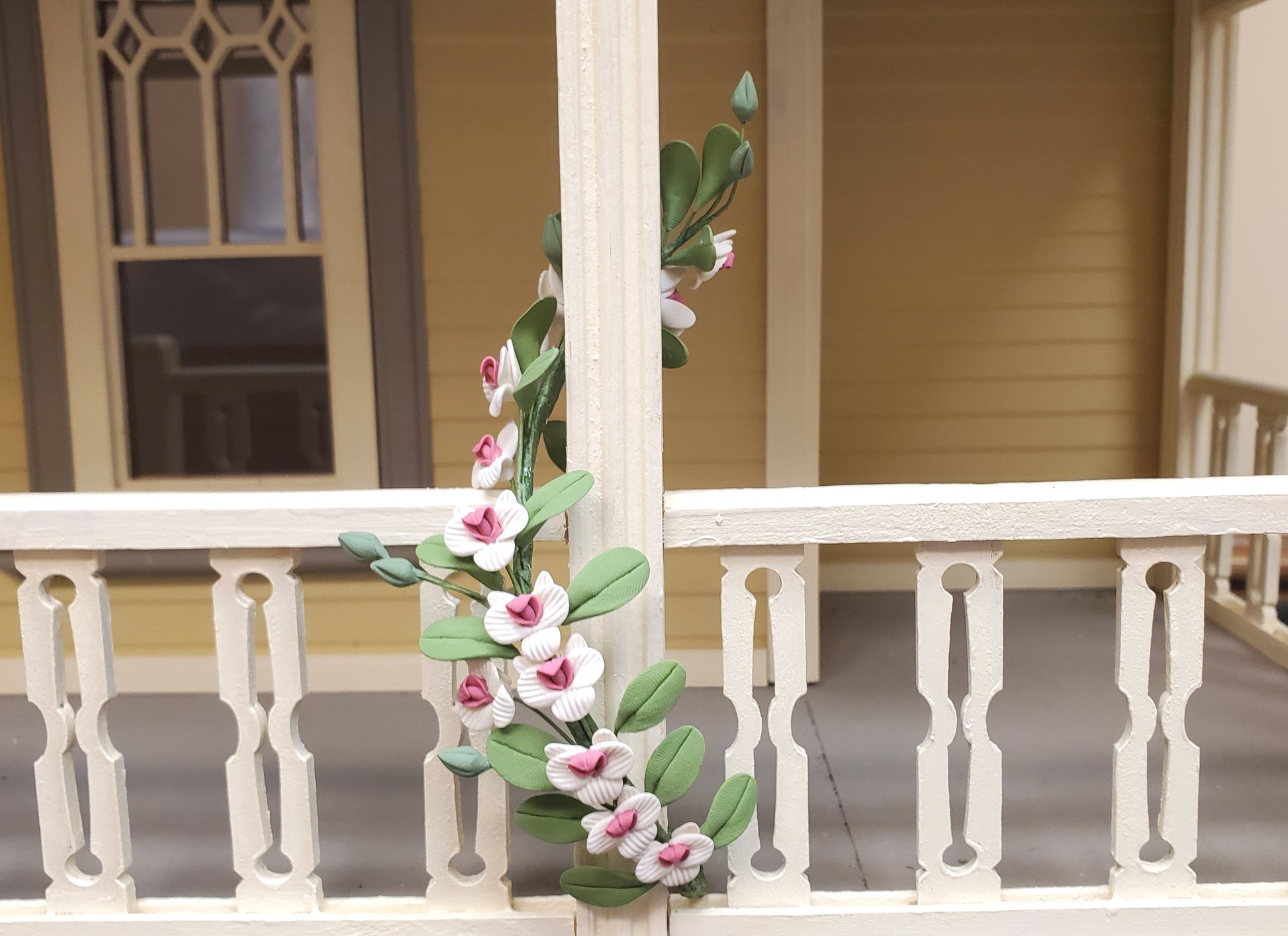 Dollhouse Pink and White Flower Vine 1:12 Scale Miniature Garden Plants Flowers