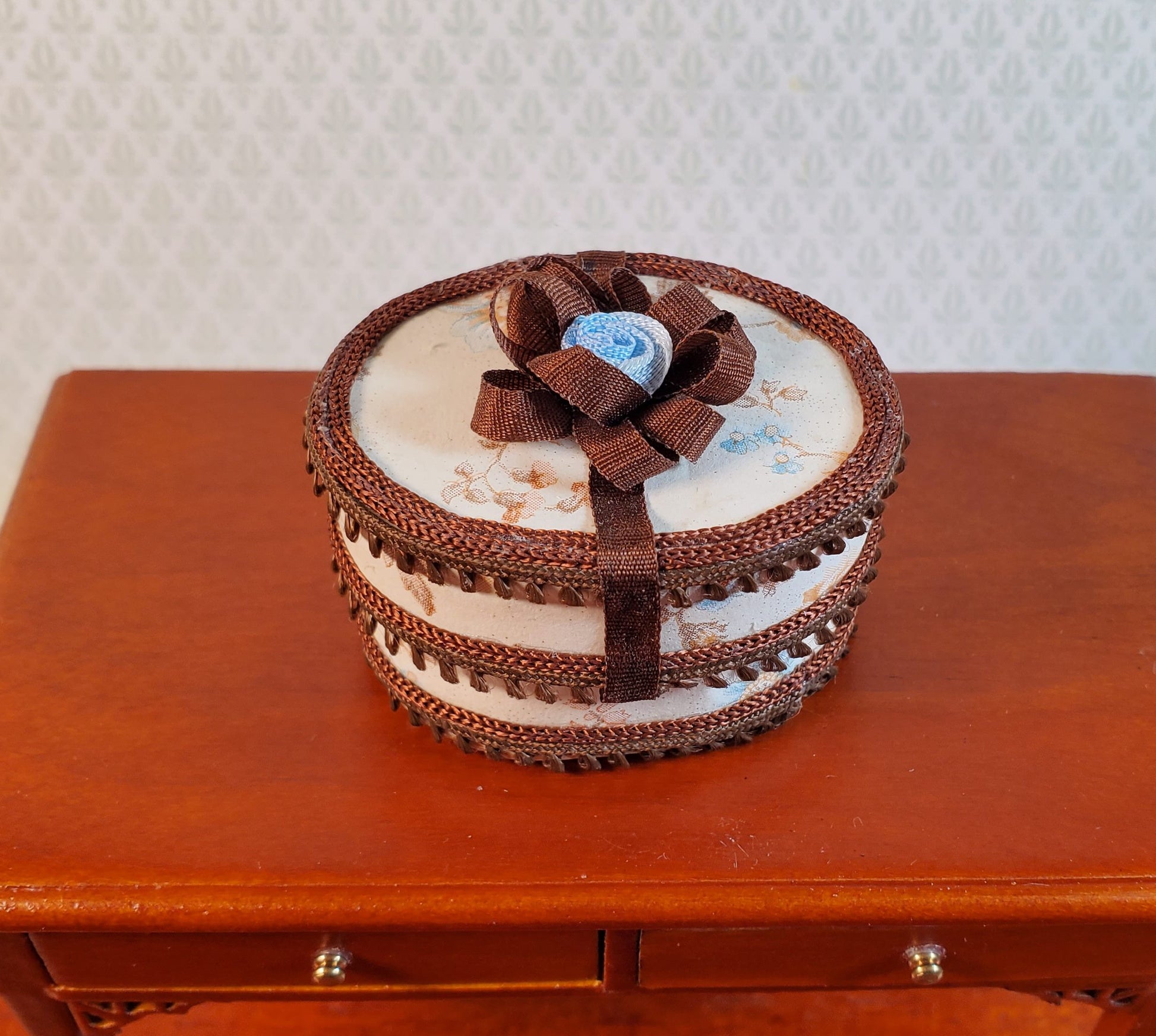 Dollhouse Hat Box Vintage Artisan 1:12 Scale Miniature