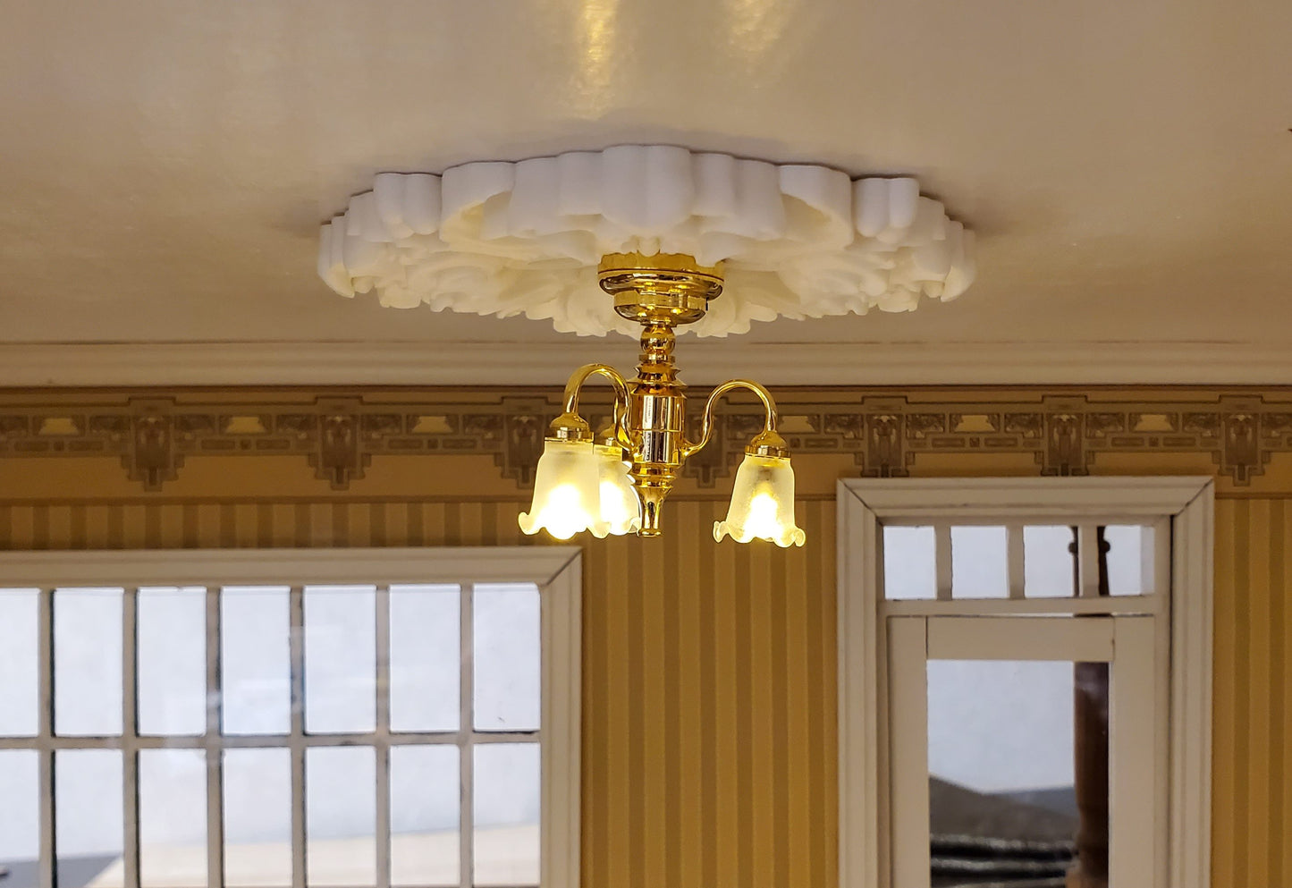 Dollhouse Ceiling Rose Medallion for Battery Lights 1:12 Scale Miniature Style 8