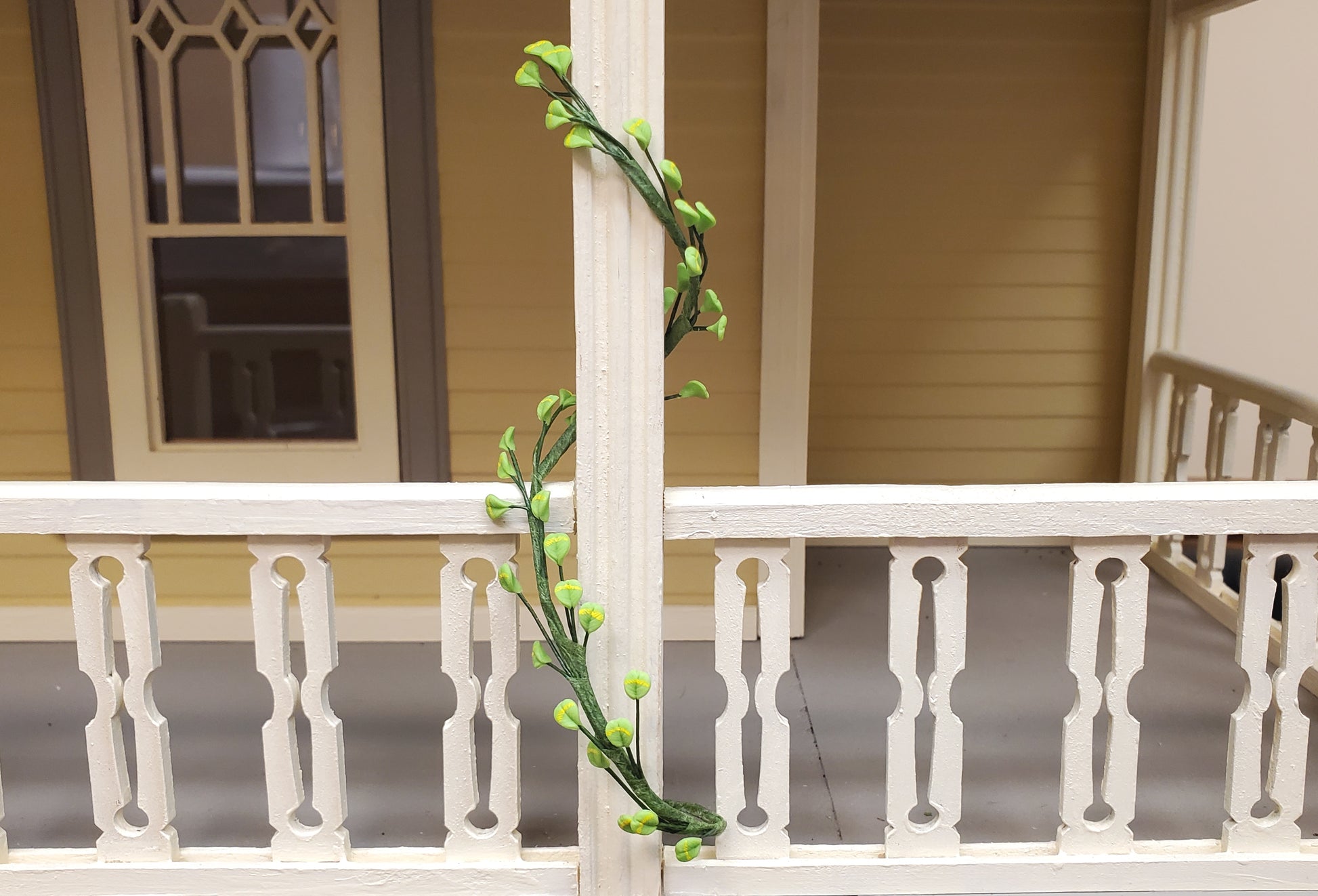 Dollhouse Clover Vine 1:12 Scale Miniature Garden Plant Greenery