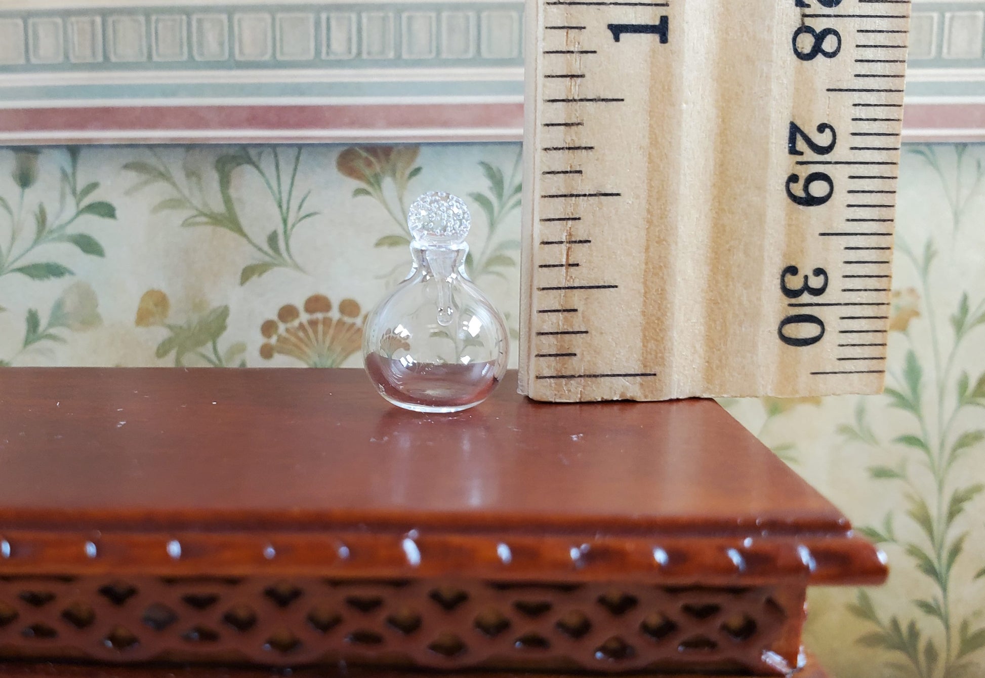 Dollhouse Small Round Bottom Jar with Fancy Stopper 1:12 Scale Miniature