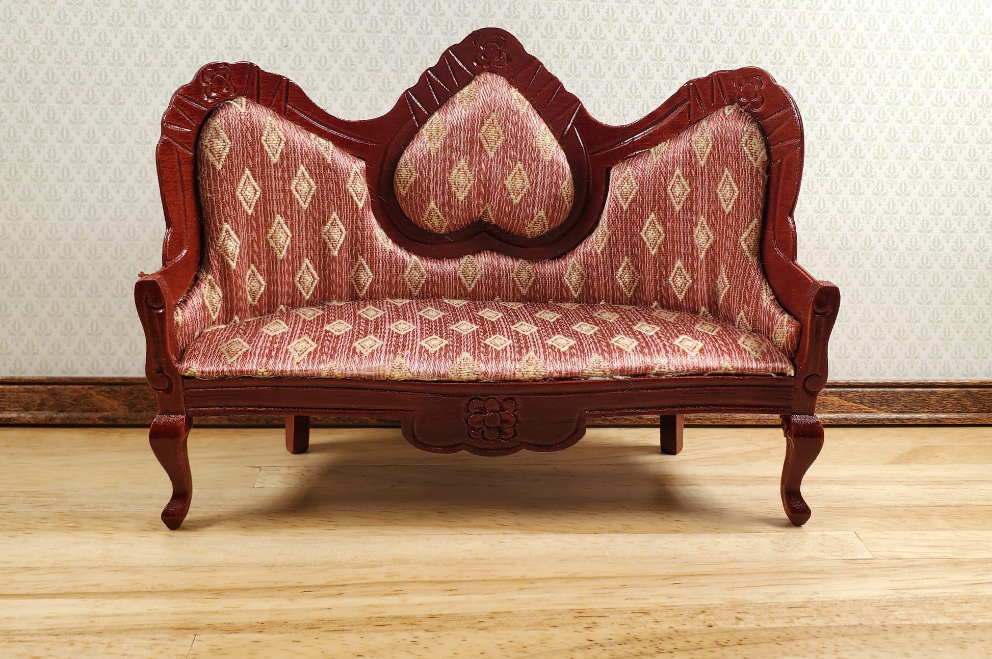 Dollhouse Victorian Heart Sofa Diamonds Dark Pink 1:12 Scale Miniature Furniture