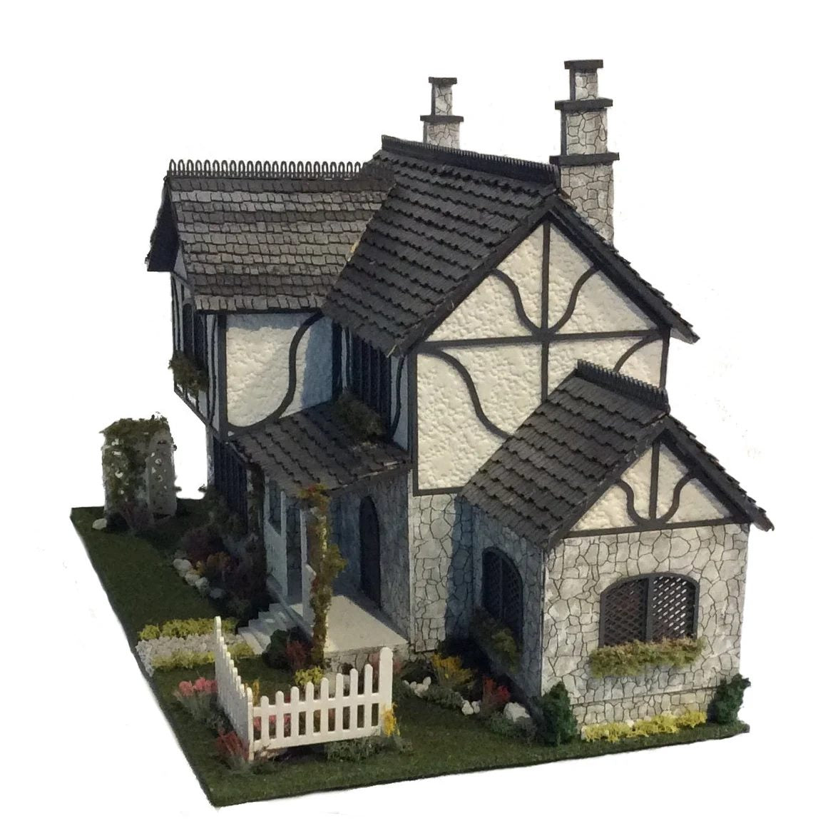 1:48 Quarter Scale Dollhouse KIT Tudor Manor House Style 5 Rooms with Greenery