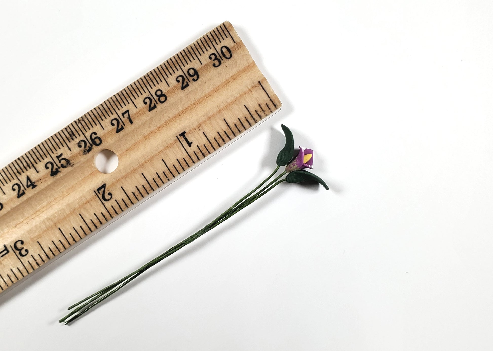 Dollhouse Purple Calla Lily Single Stem with Foliage 1:12 Scale Miniature