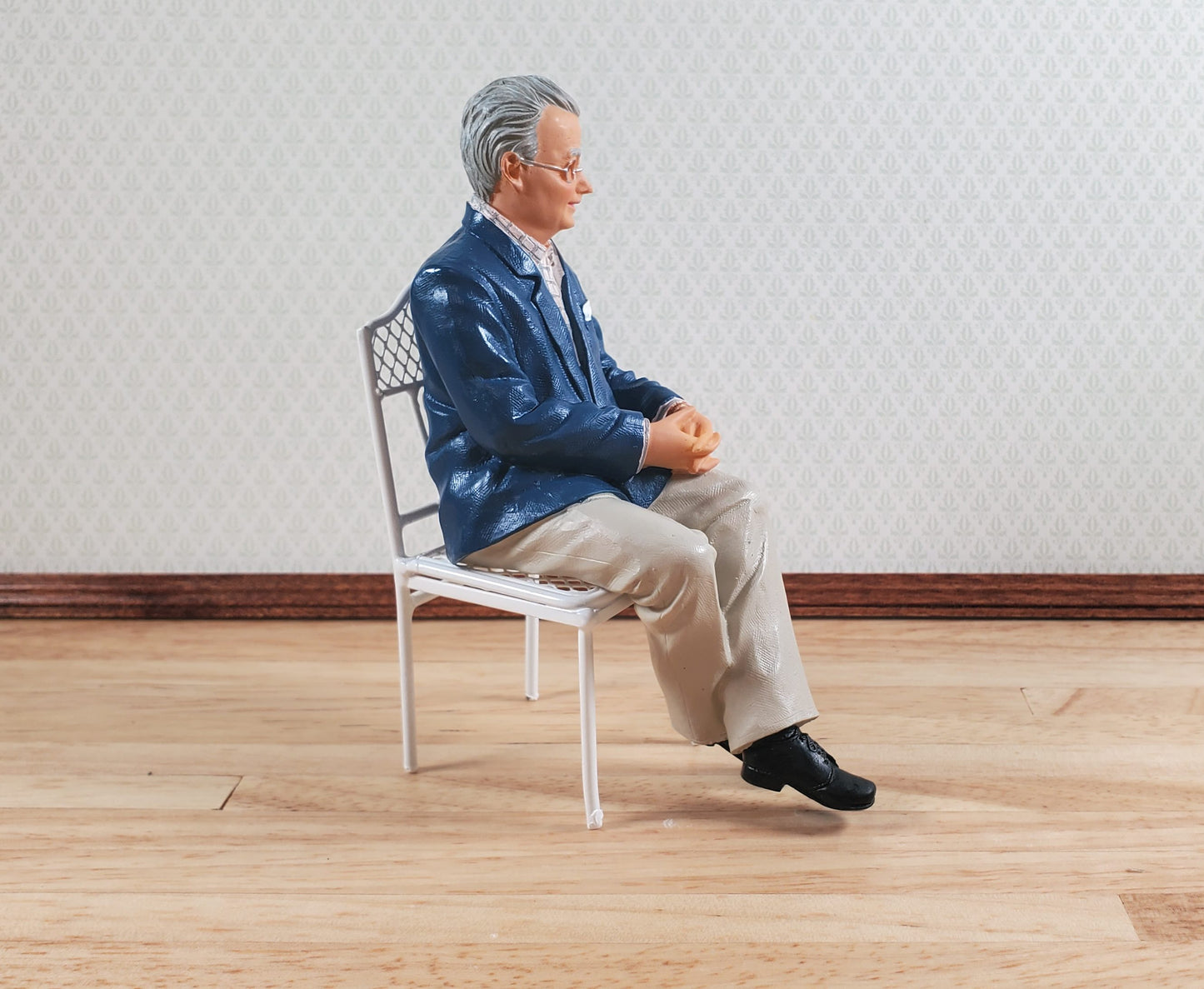 Dollhouse Modern Grandfather Grandpa Sitting 1:12 Scale "Carter" Houseworks