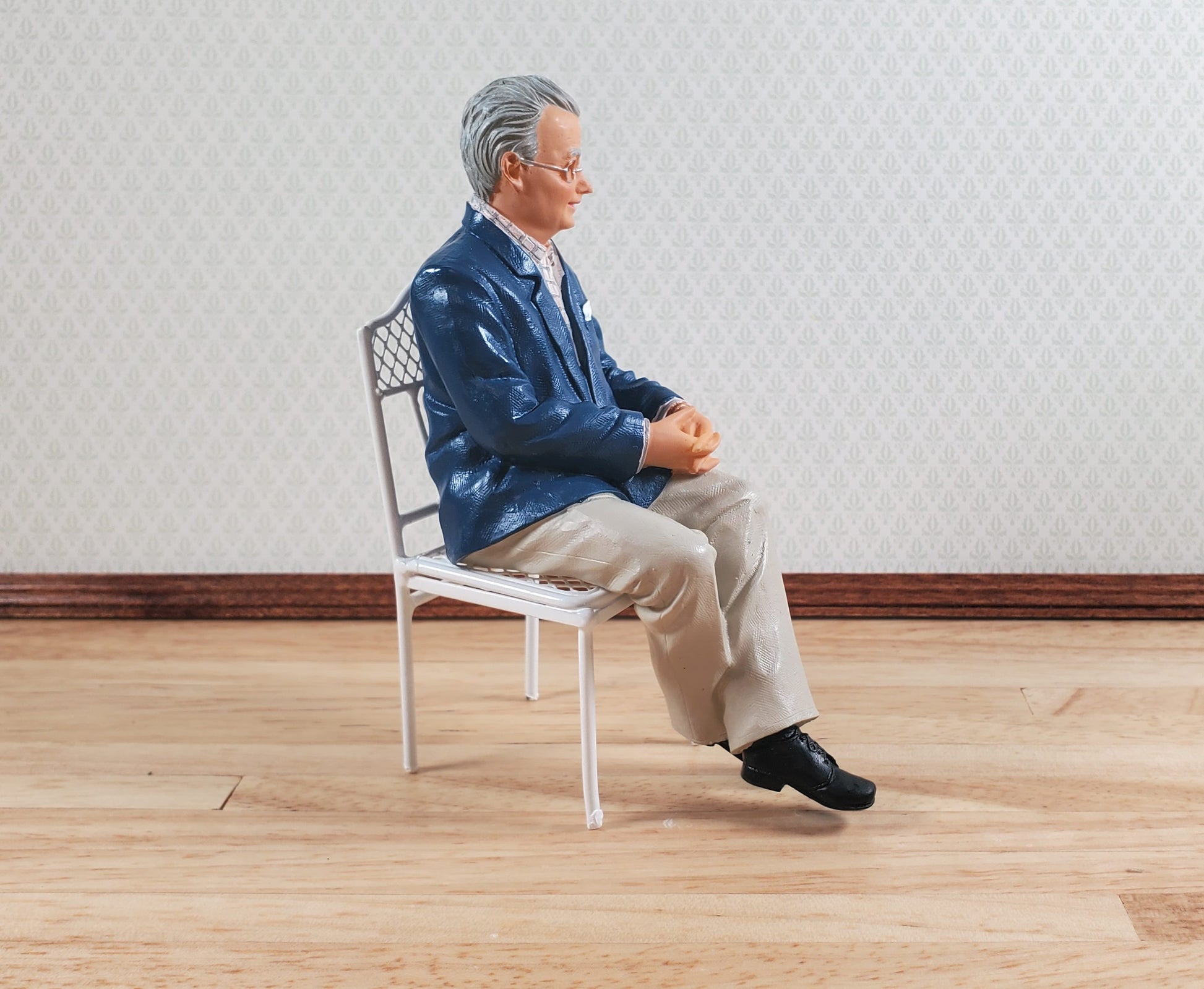 Dollhouse Modern Grandfather Grandpa Sitting 1:12 Scale "Carter" Houseworks