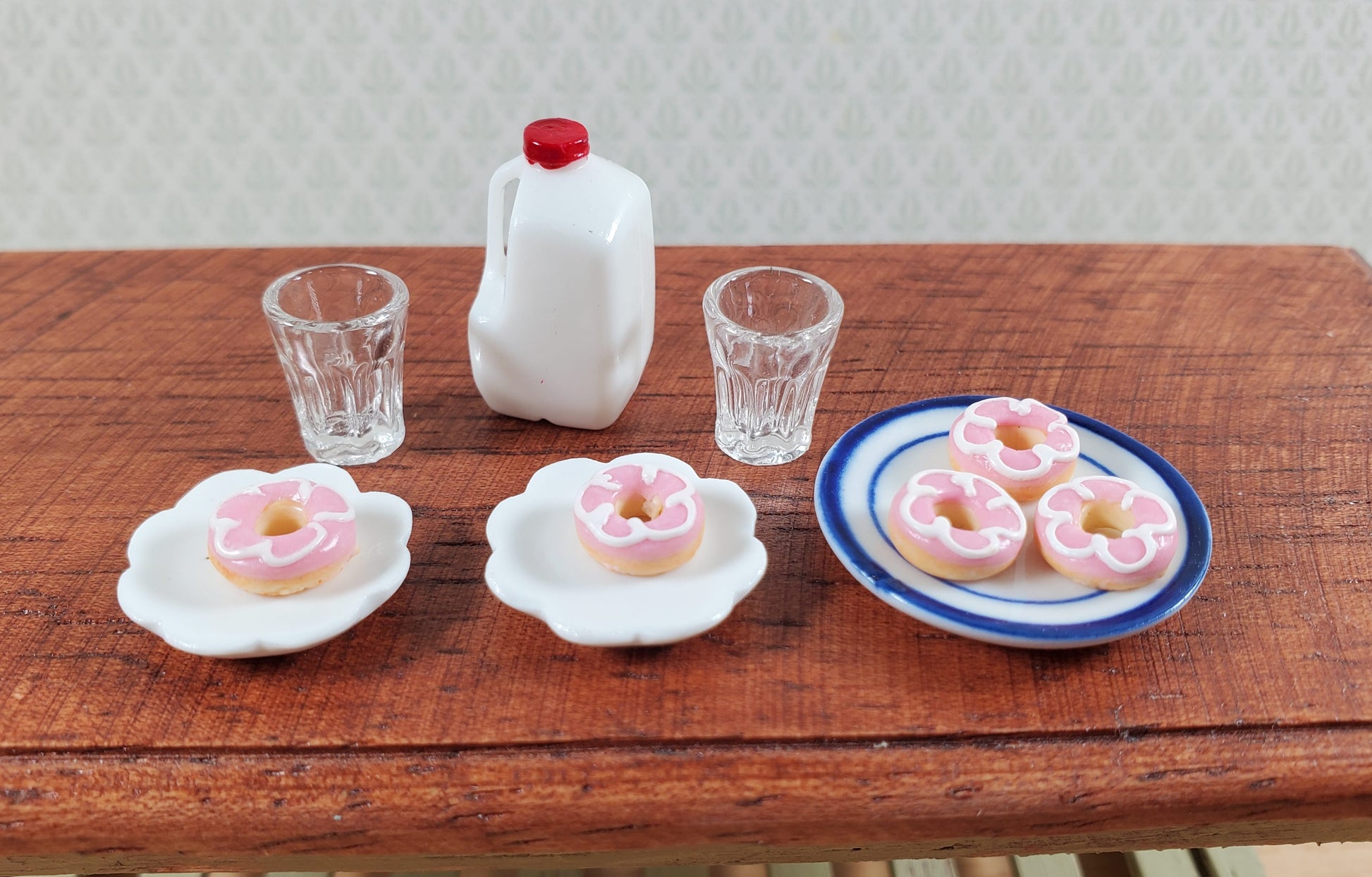 Dollhouse Donuts x5 Pink White Frosting 1:12 Scale Miniature Food Dessert Bakery