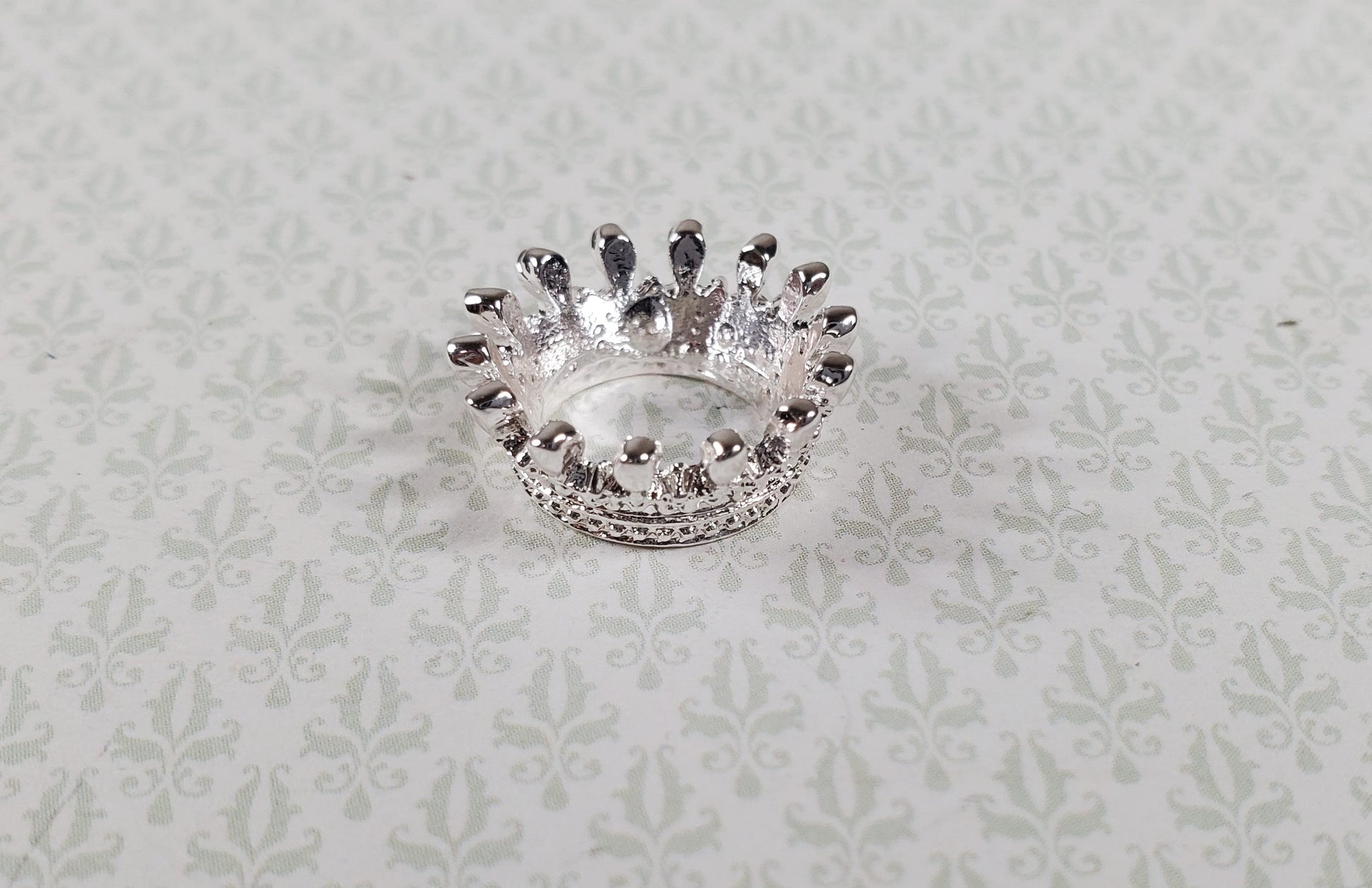 Regal Miniature Silver King's Crown Metal Dollhouse 7/16" Head Opening