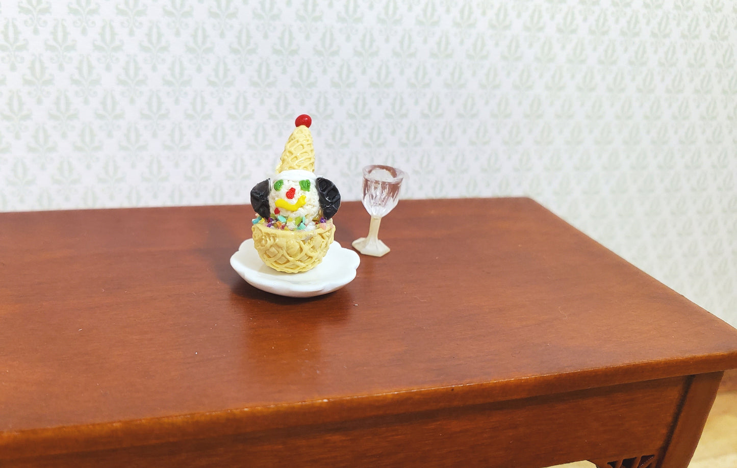 Dollhouse Children's Scoop of Ice Cream Clown 1:12 Scale Miniature Food Kitchen