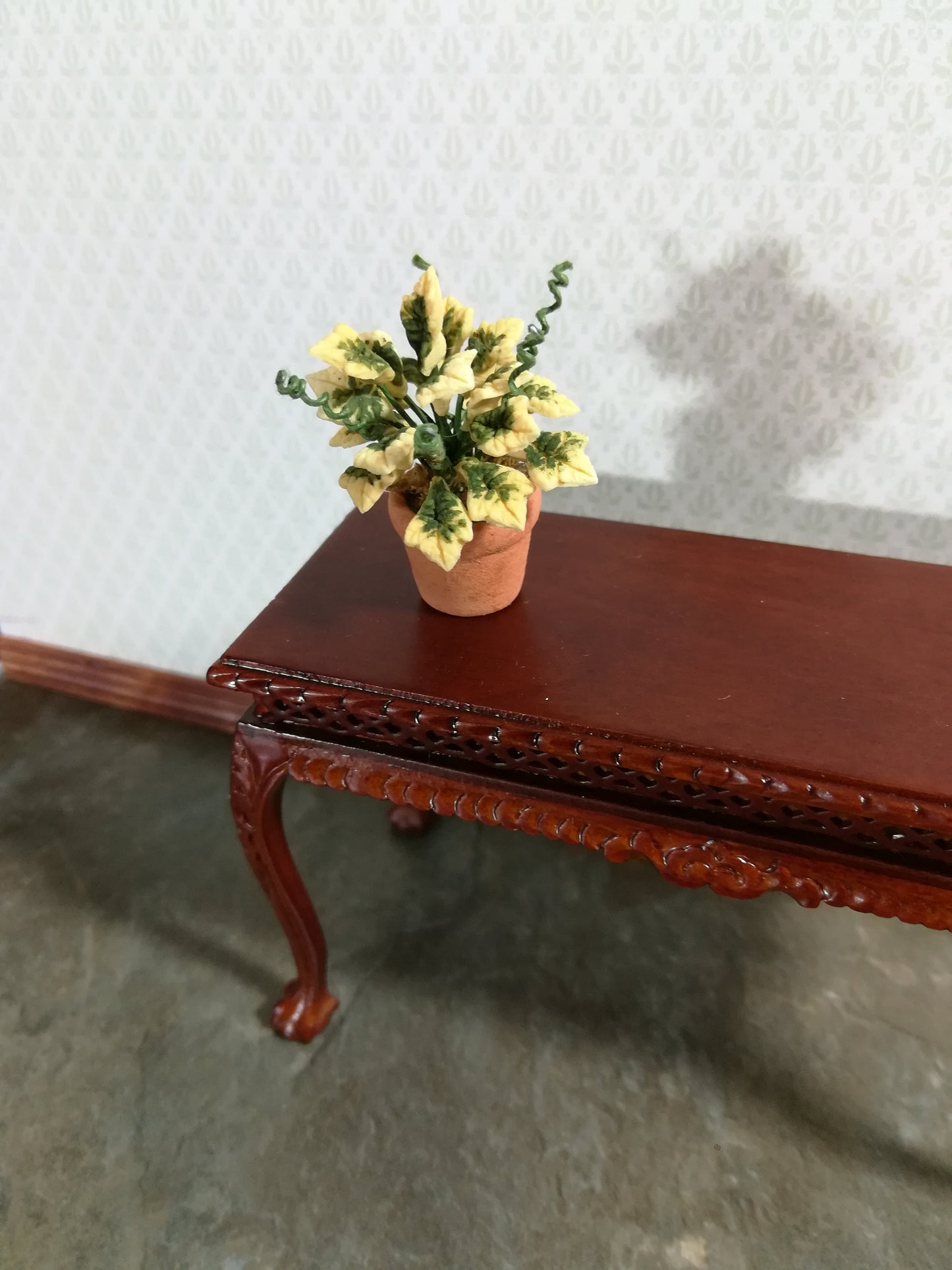 Dollhouse Miniature Plant Variegated English Ivy in Terra Cotta Pot 1:12 Scale