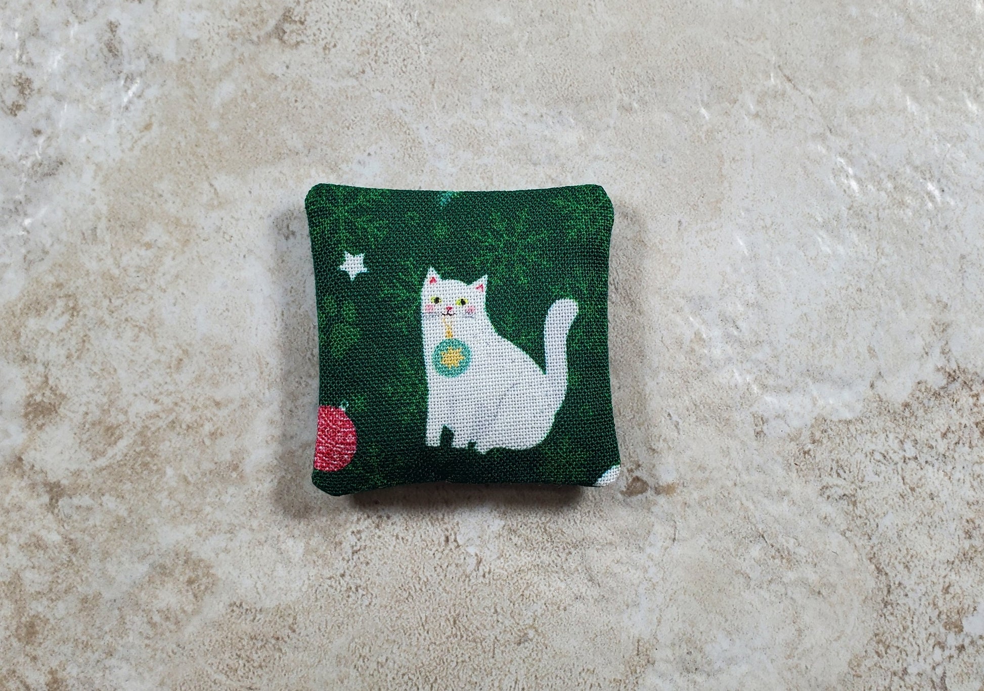 Dollhouse Miniature Christmas Cat Green Handmade 1:12 Scale 1 1/2"