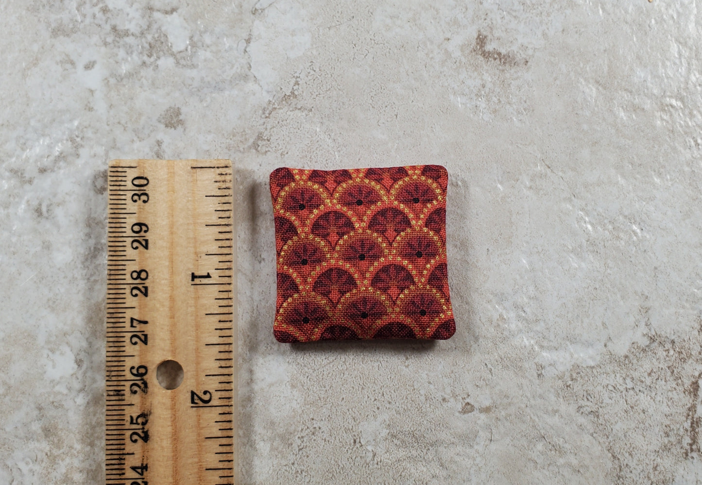 Dollhouse Miniature Dark Red & Rust Festive 1:12 Scale 1 1/2"