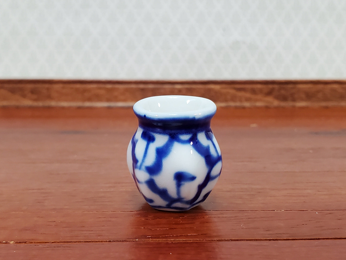 Dollhouse Vase Blue & White Pattern Decorative Planter Ceramic 1:12 Scale